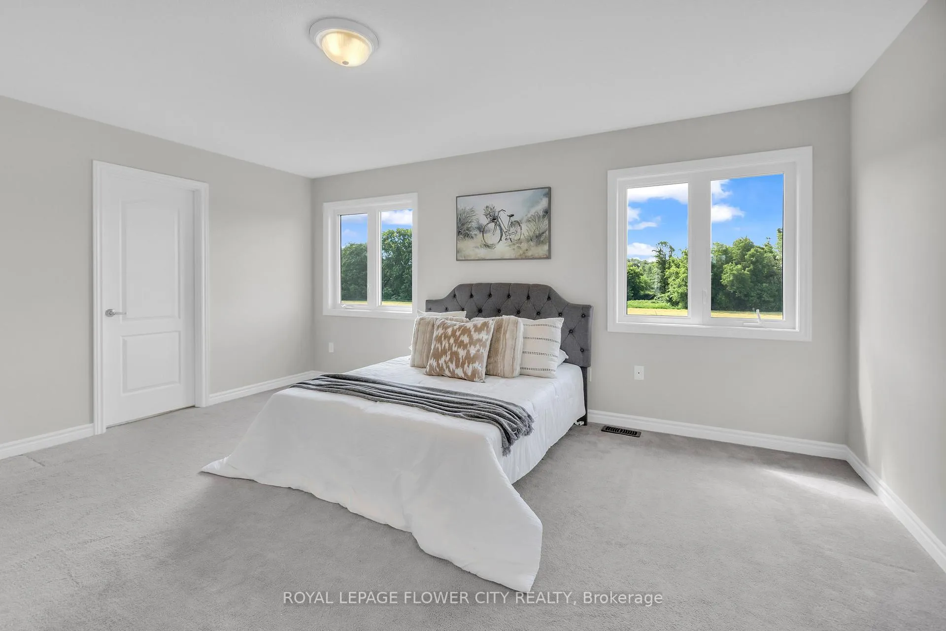 Photo 24 of 104 Kirby Avenue, Collingwood — HOMEH