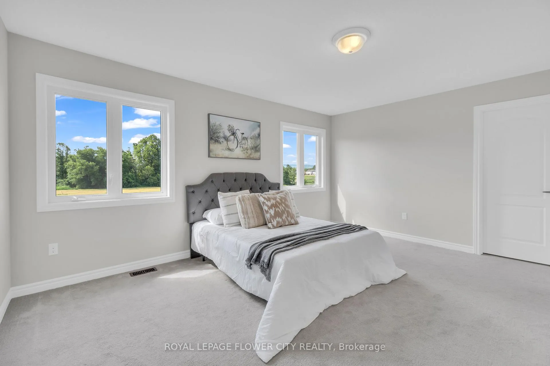 Photo 25 of 104 Kirby Avenue, Collingwood — HOMEH