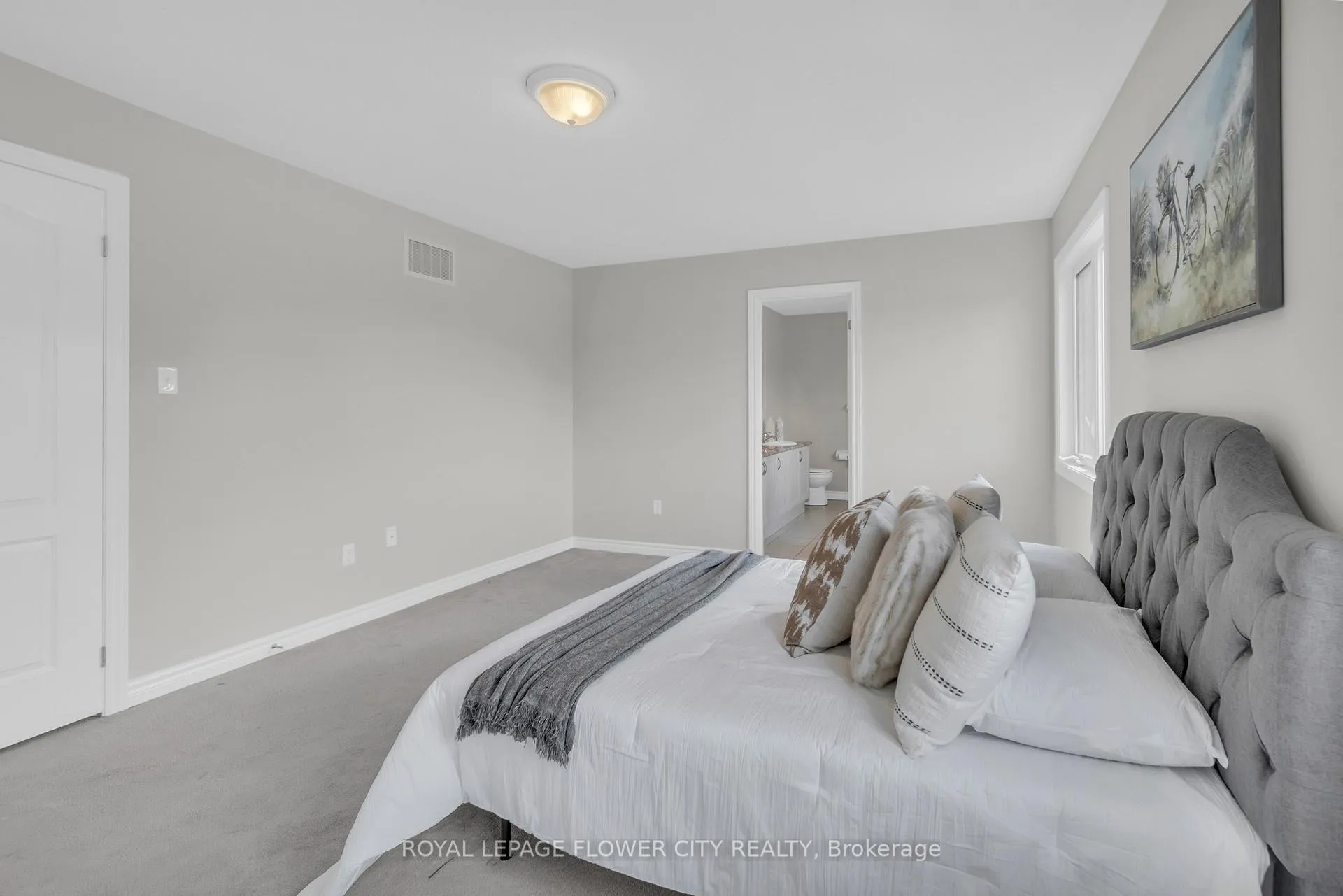 Photo 27 of 104 Kirby Avenue, Collingwood — HOMEH