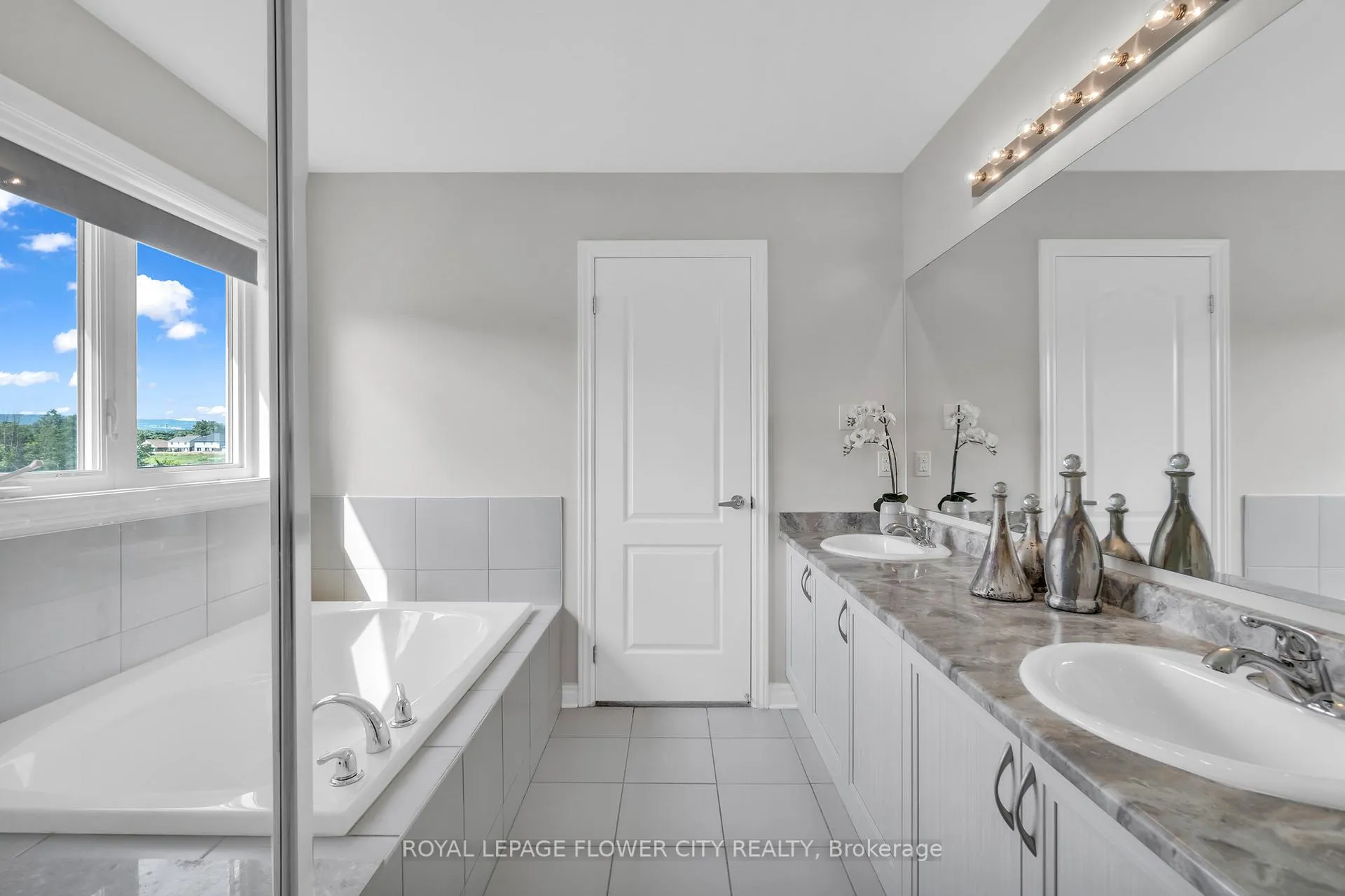 Photo 29 of 104 Kirby Avenue, Collingwood — HOMEH