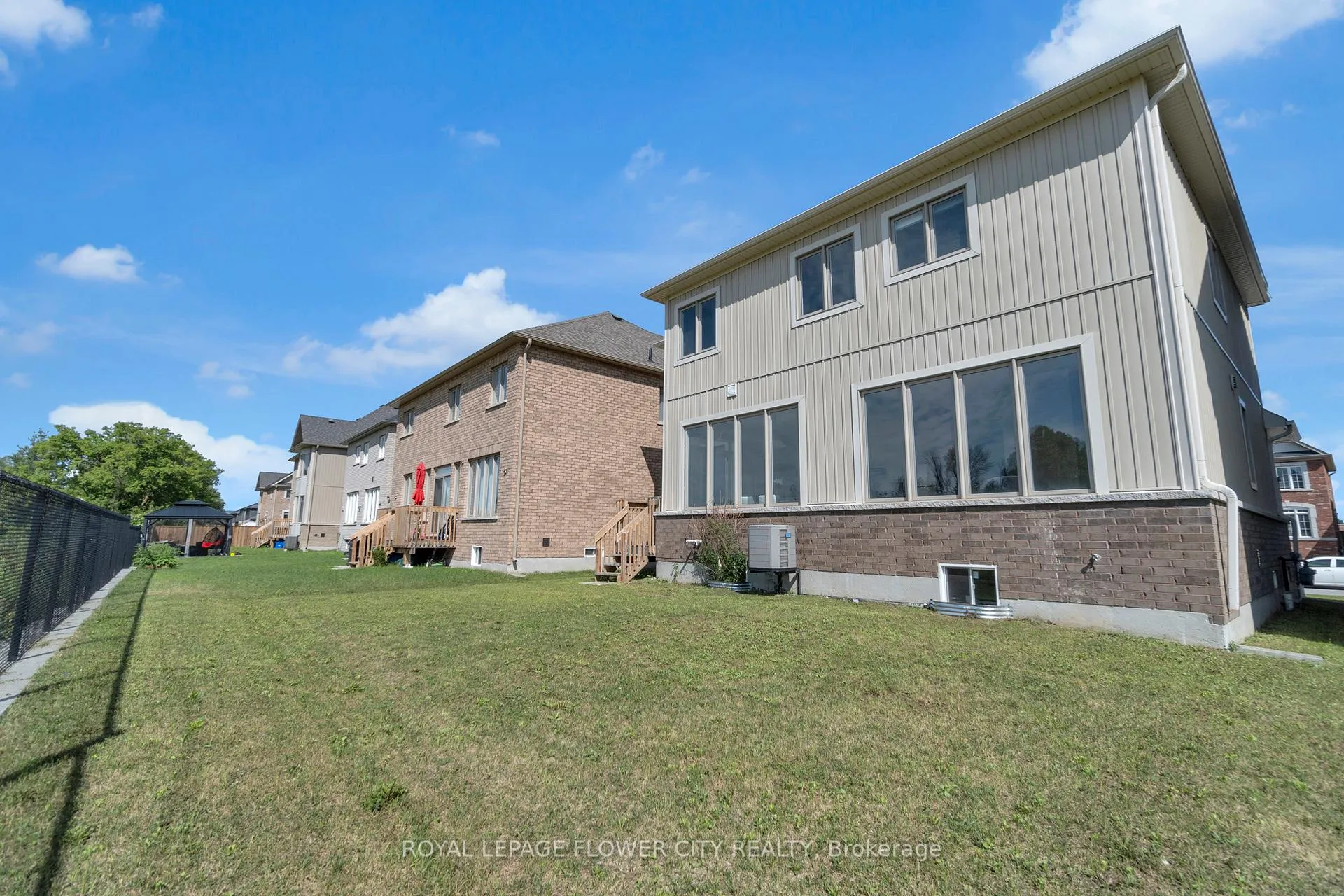 Photo 40 of 104 Kirby Avenue, Collingwood — HOMEH