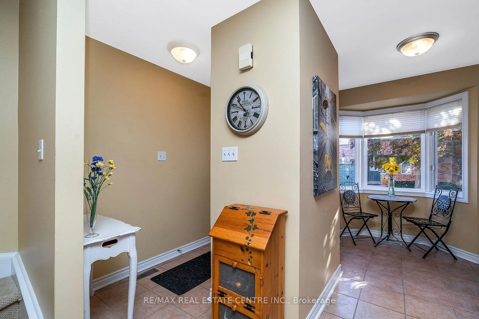 Photo 3 of Unit 3, 76 River Drive, Halton Hills, Georgetown — HOMEH