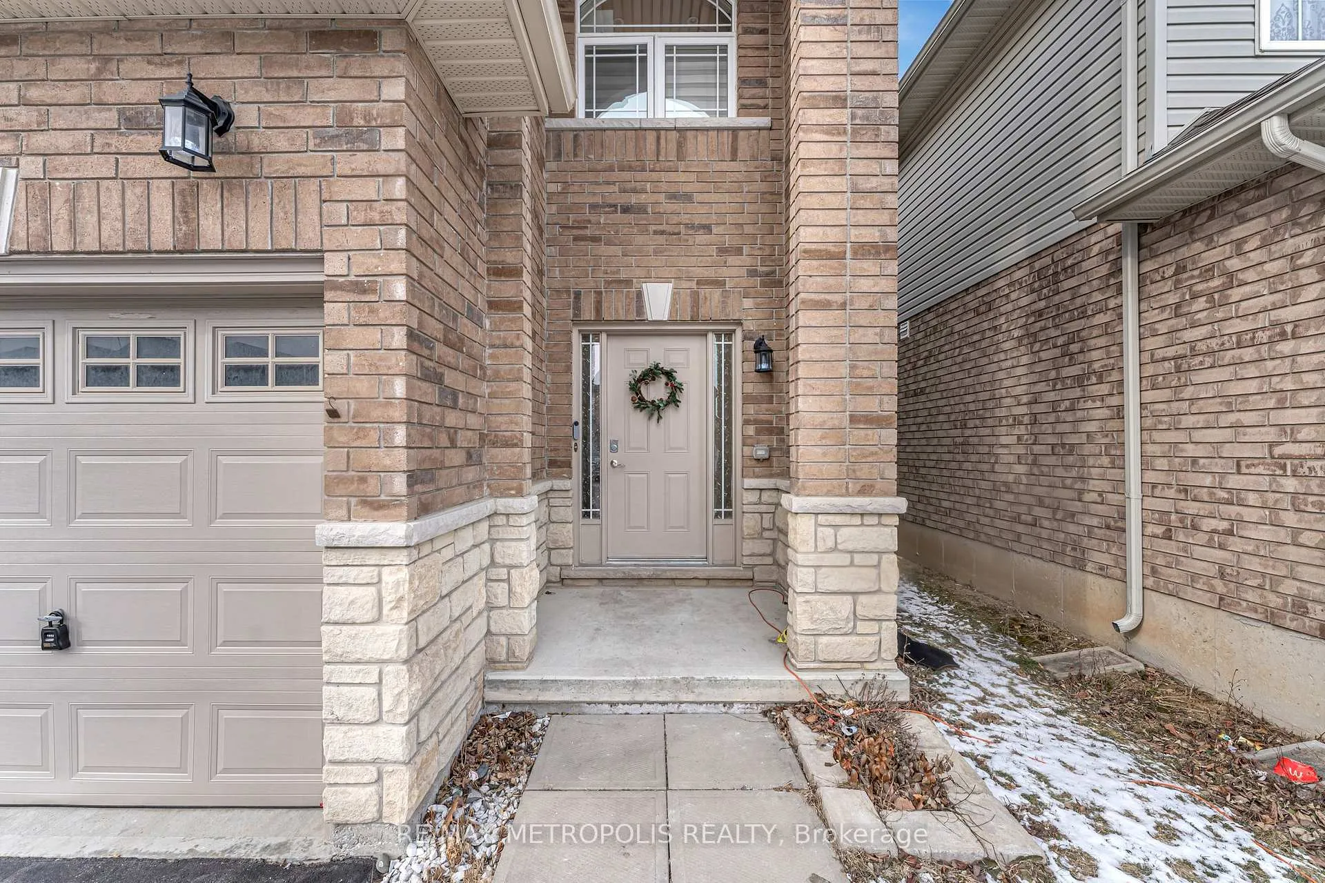 Photo 3 of 86 Keystone Crescent, Hamilton, Rural Glanbrook — HOMEH