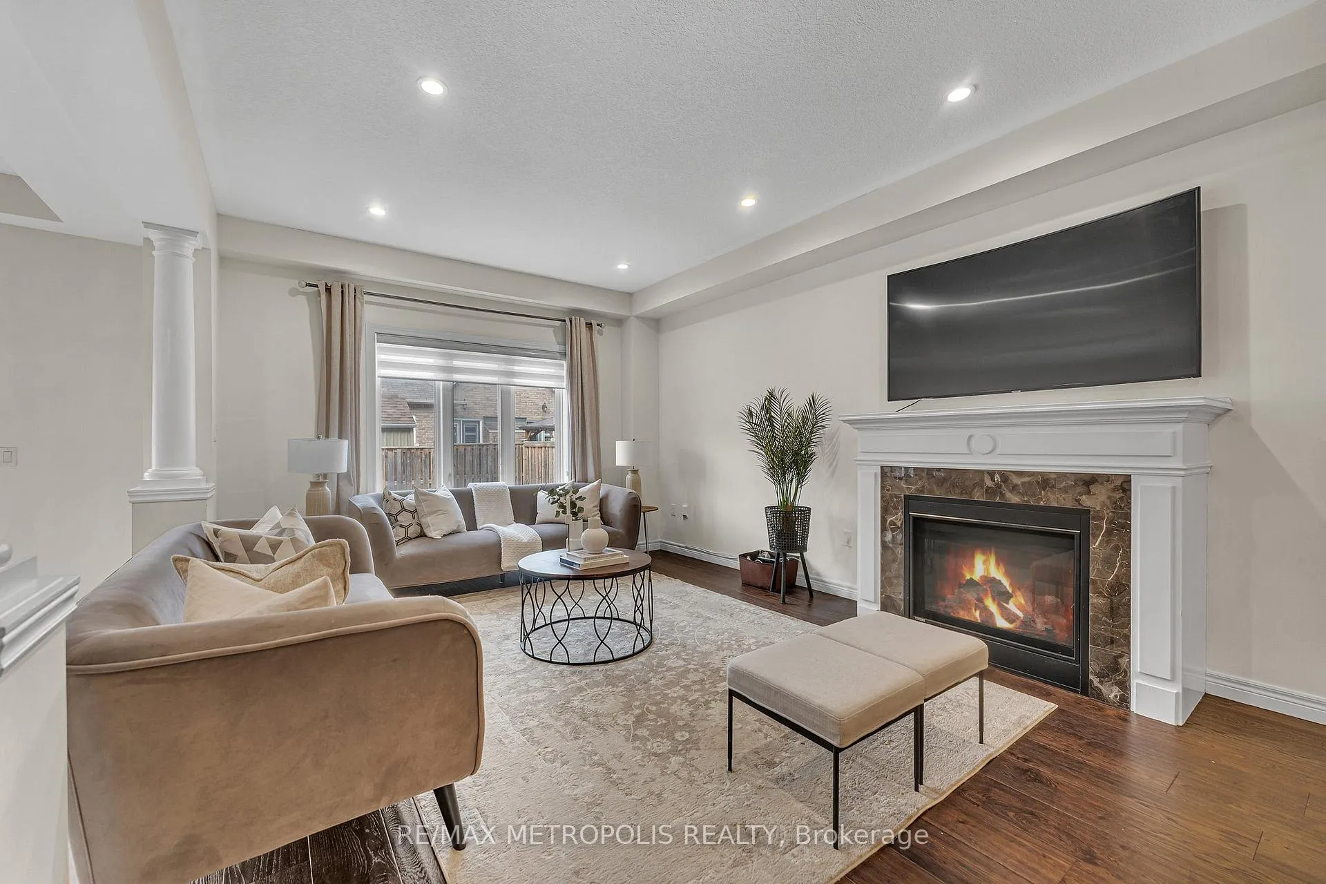 Photo 8 of 86 Keystone Crescent, Hamilton, Rural Glanbrook — HOMEH