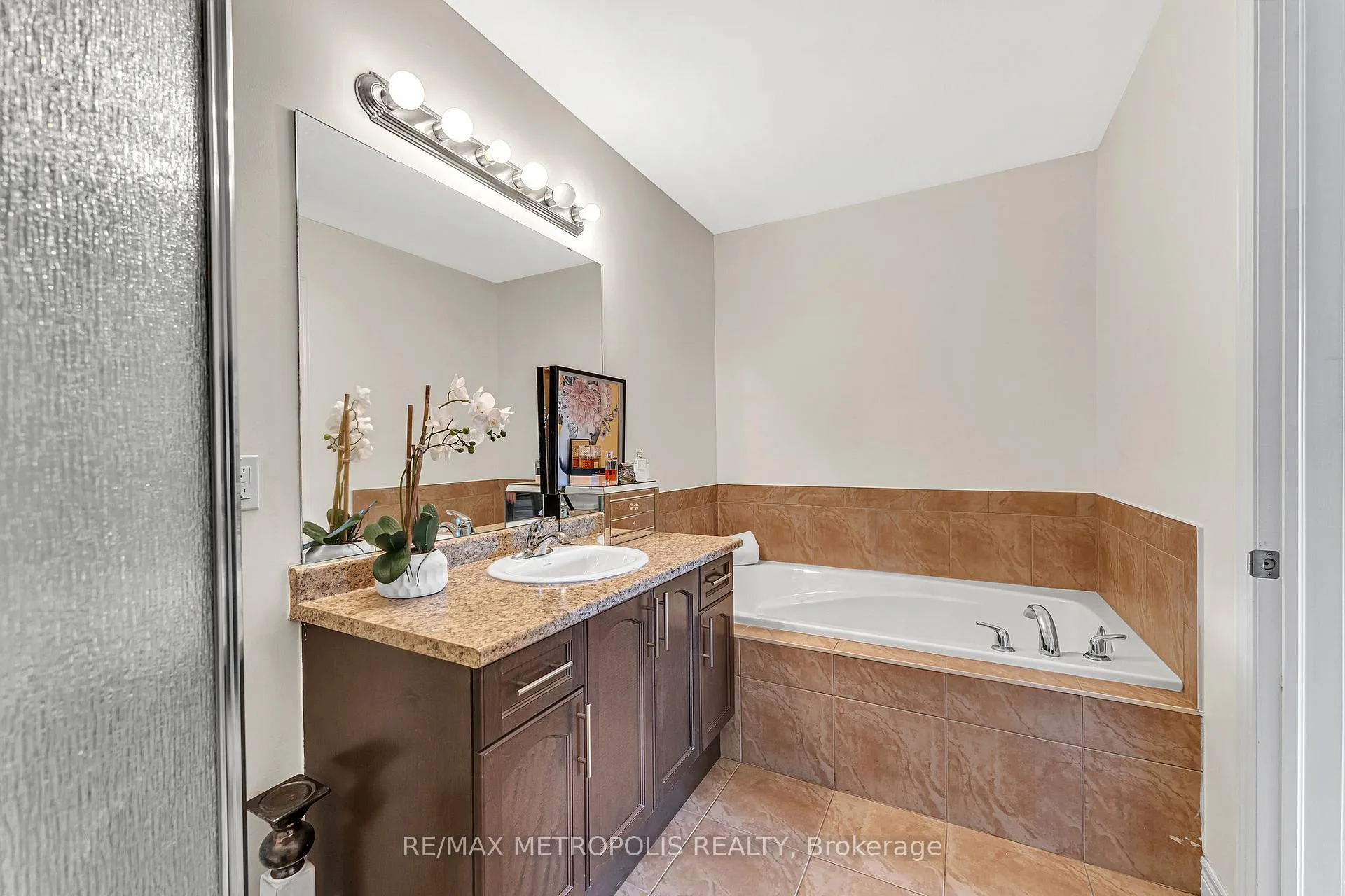 Photo 28 of 86 Keystone Crescent, Hamilton, Rural Glanbrook — HOMEH