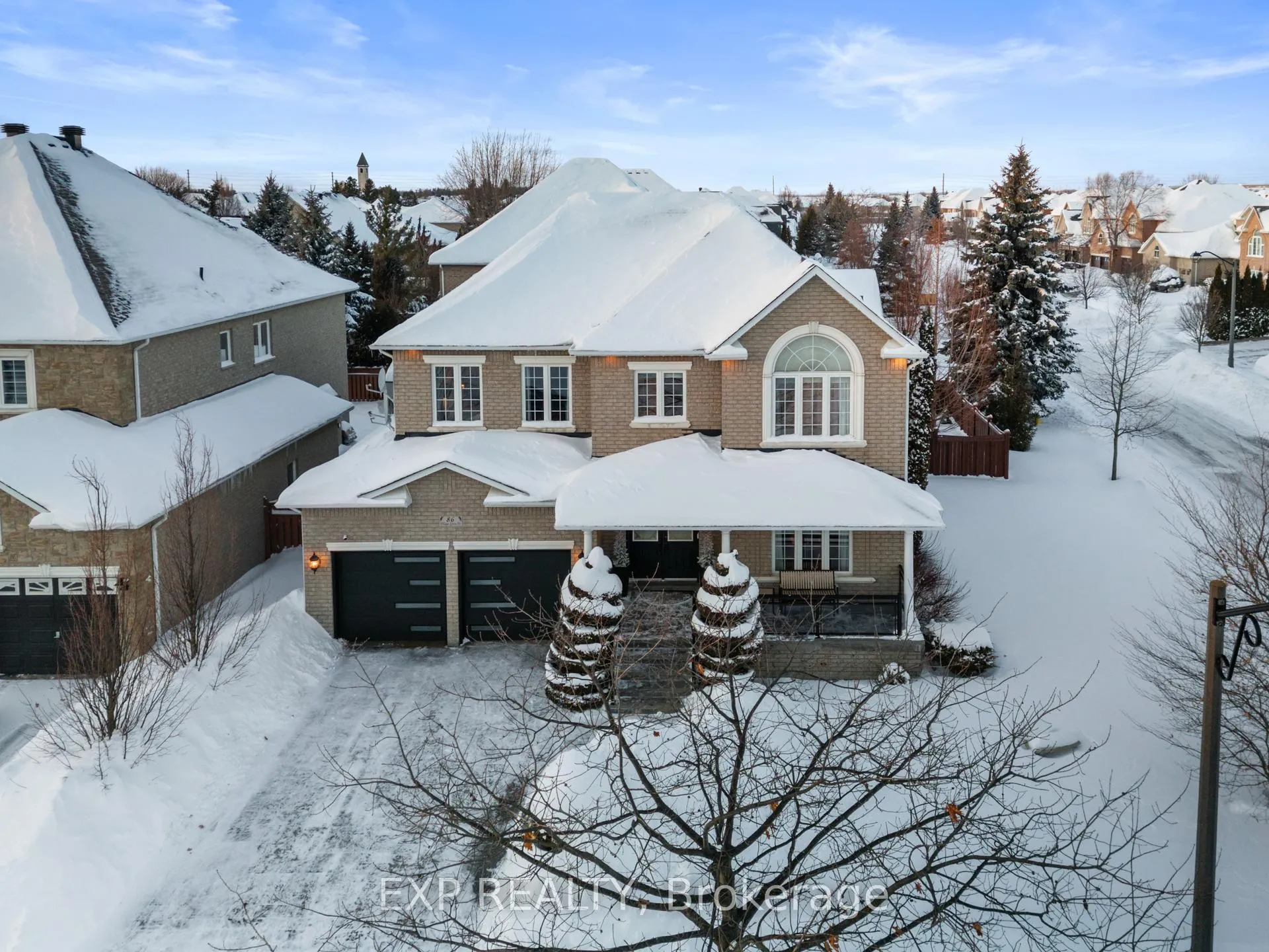 Photo 3 of 86 Village Green Drive, Vaughan, East Woodbridge — HOMEH
