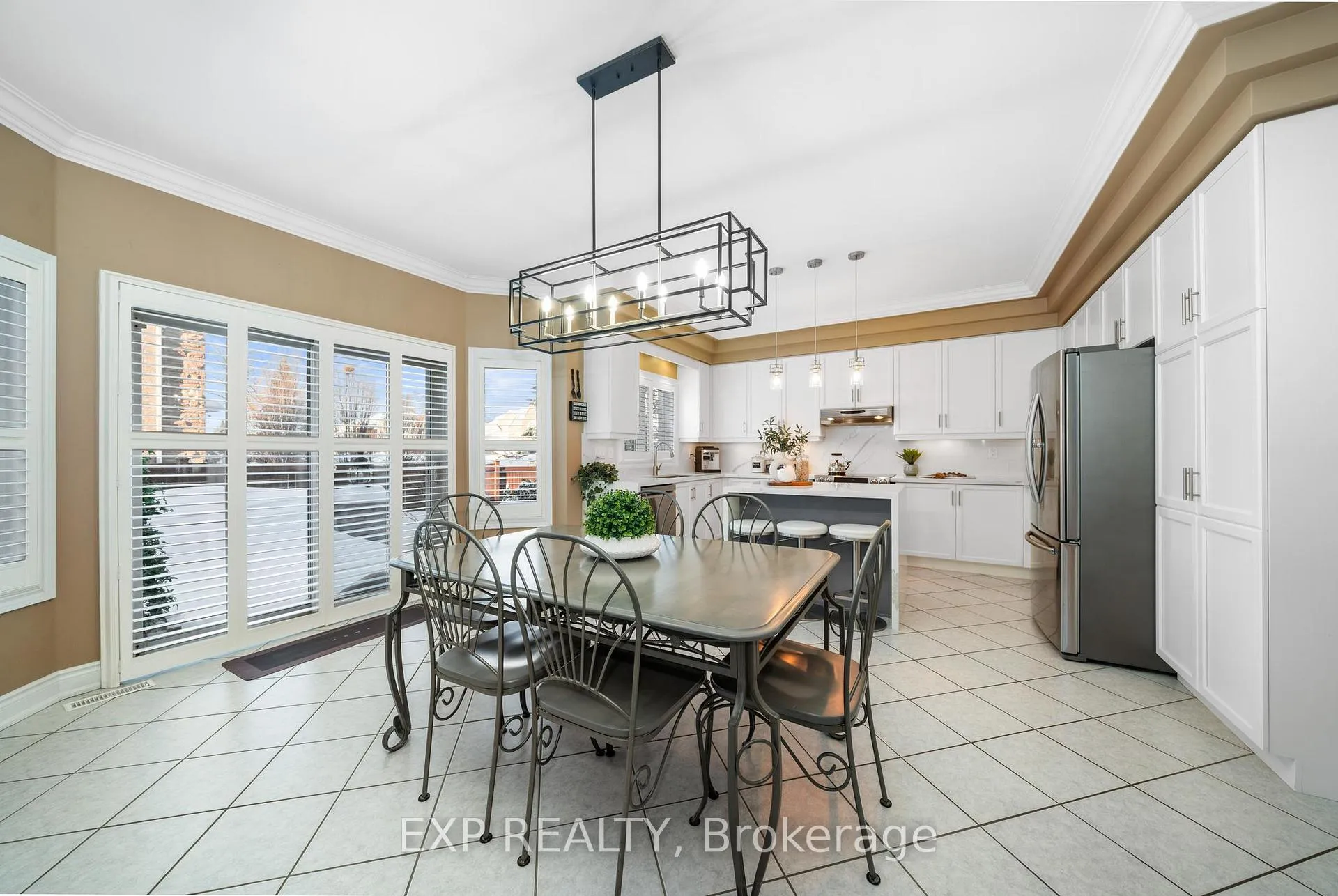 Photo 5 of 86 Village Green Drive, Vaughan, East Woodbridge — HOMEH