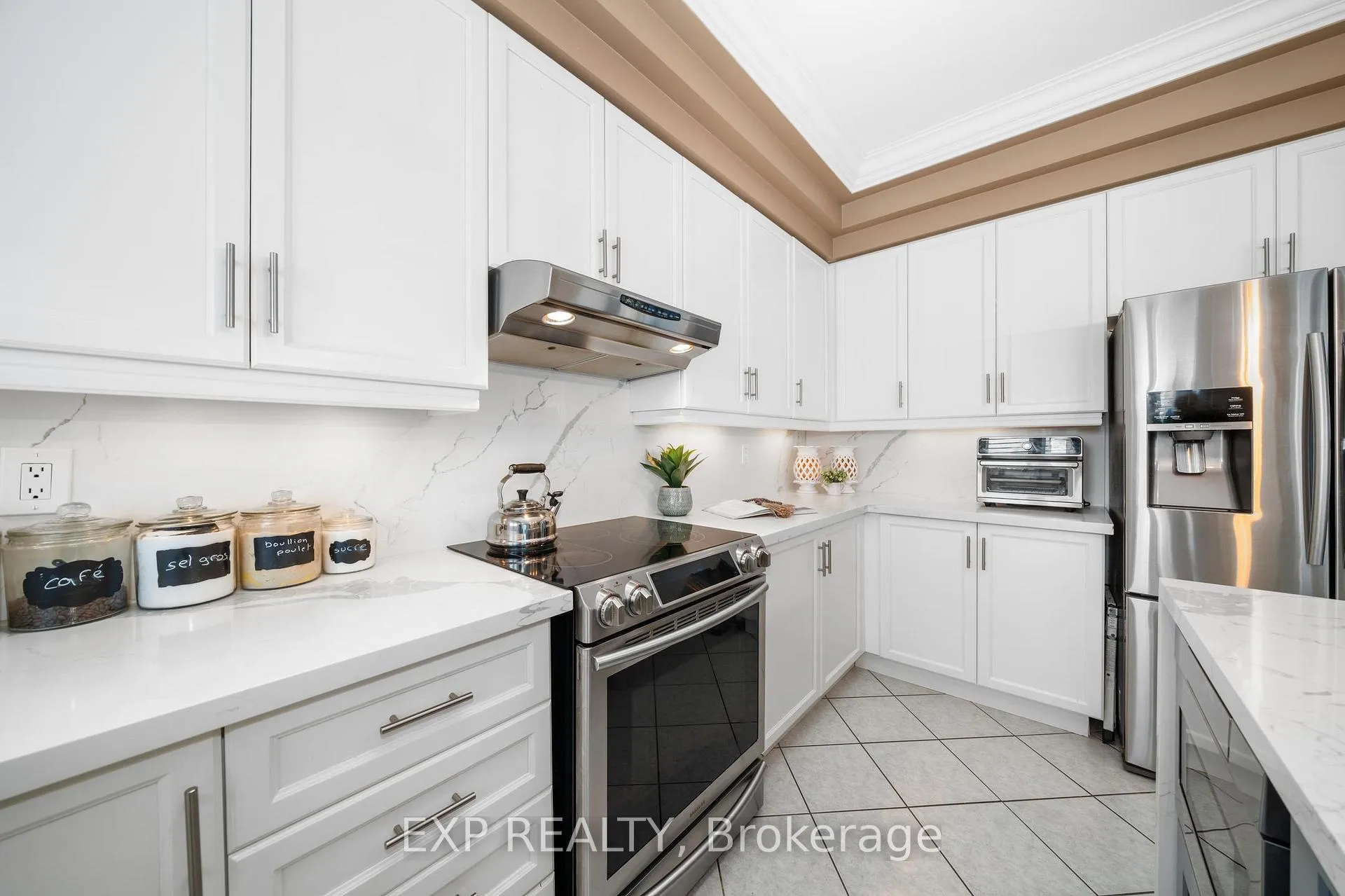 Photo 7 of 86 Village Green Drive, Vaughan, East Woodbridge — HOMEH
