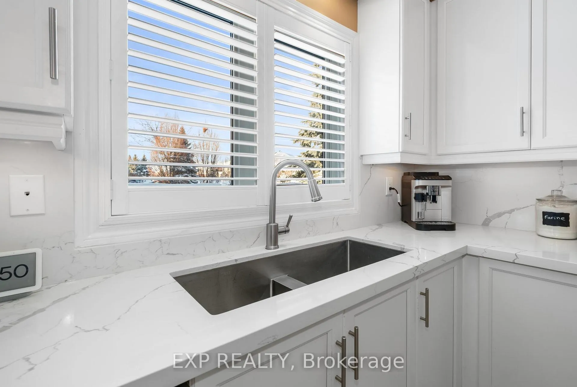 Photo 8 of 86 Village Green Drive, Vaughan, East Woodbridge — HOMEH