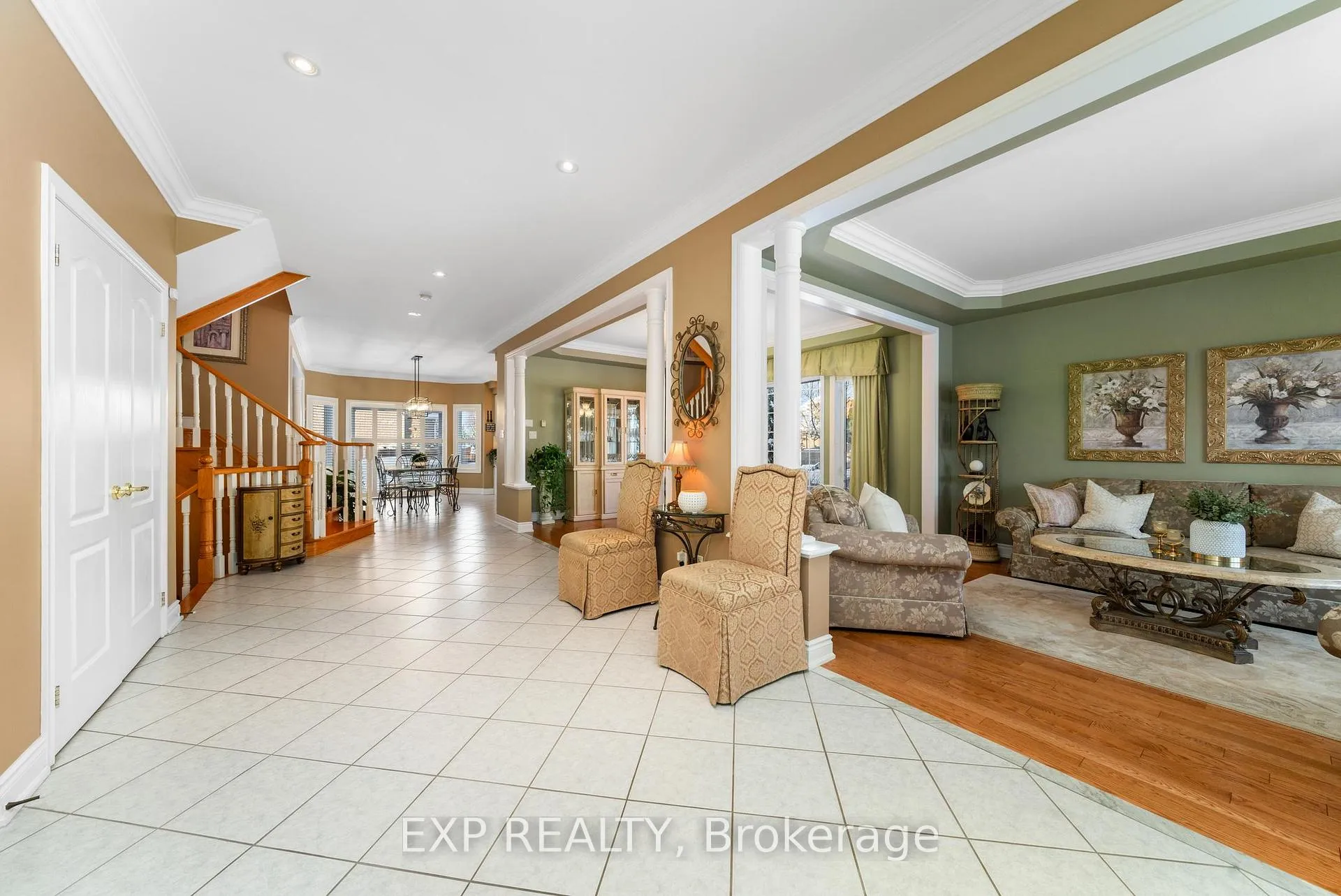 Photo 10 of 86 Village Green Drive, Vaughan, East Woodbridge — HOMEH