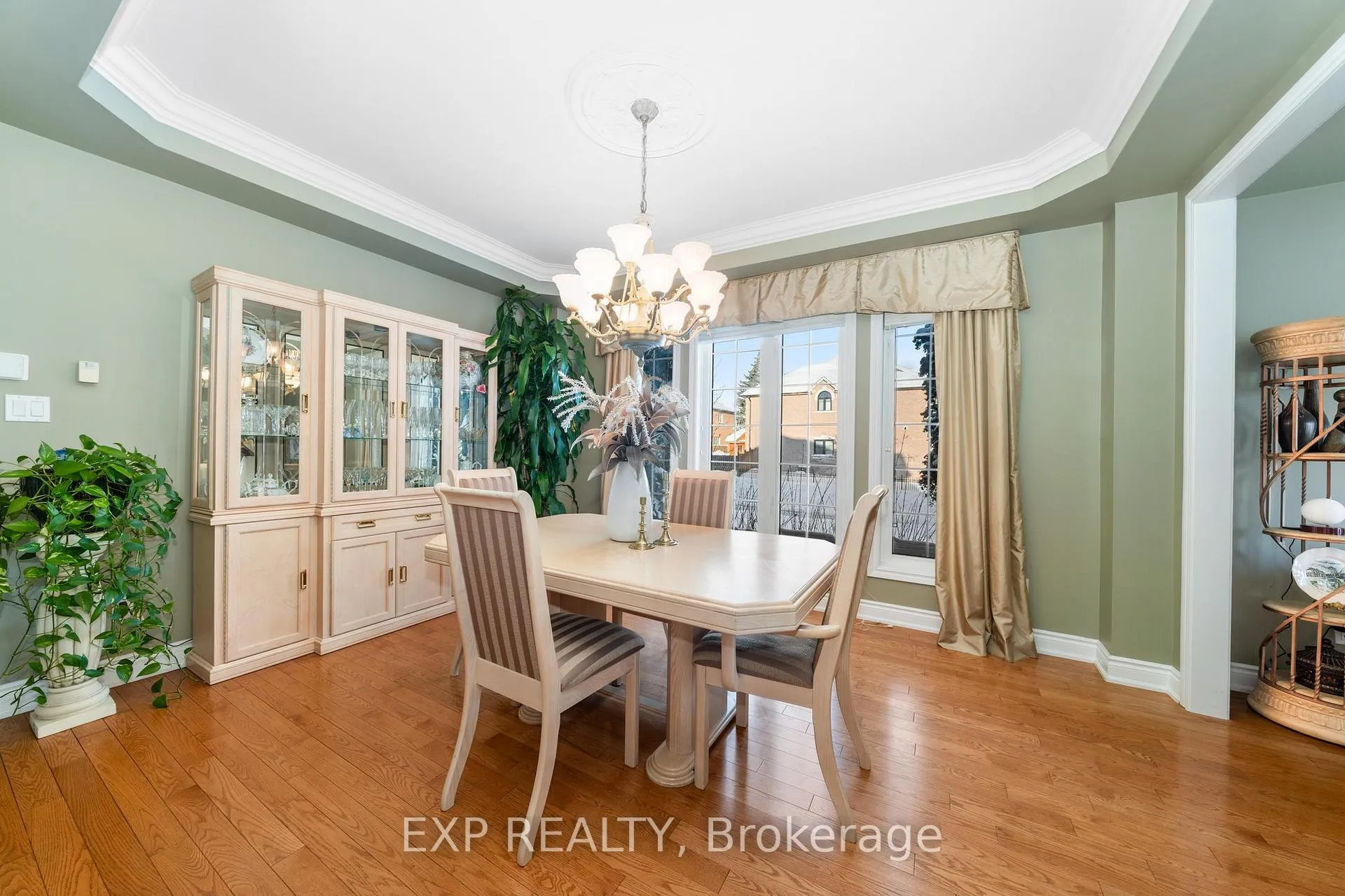 Photo 12 of 86 Village Green Drive, Vaughan, East Woodbridge — HOMEH