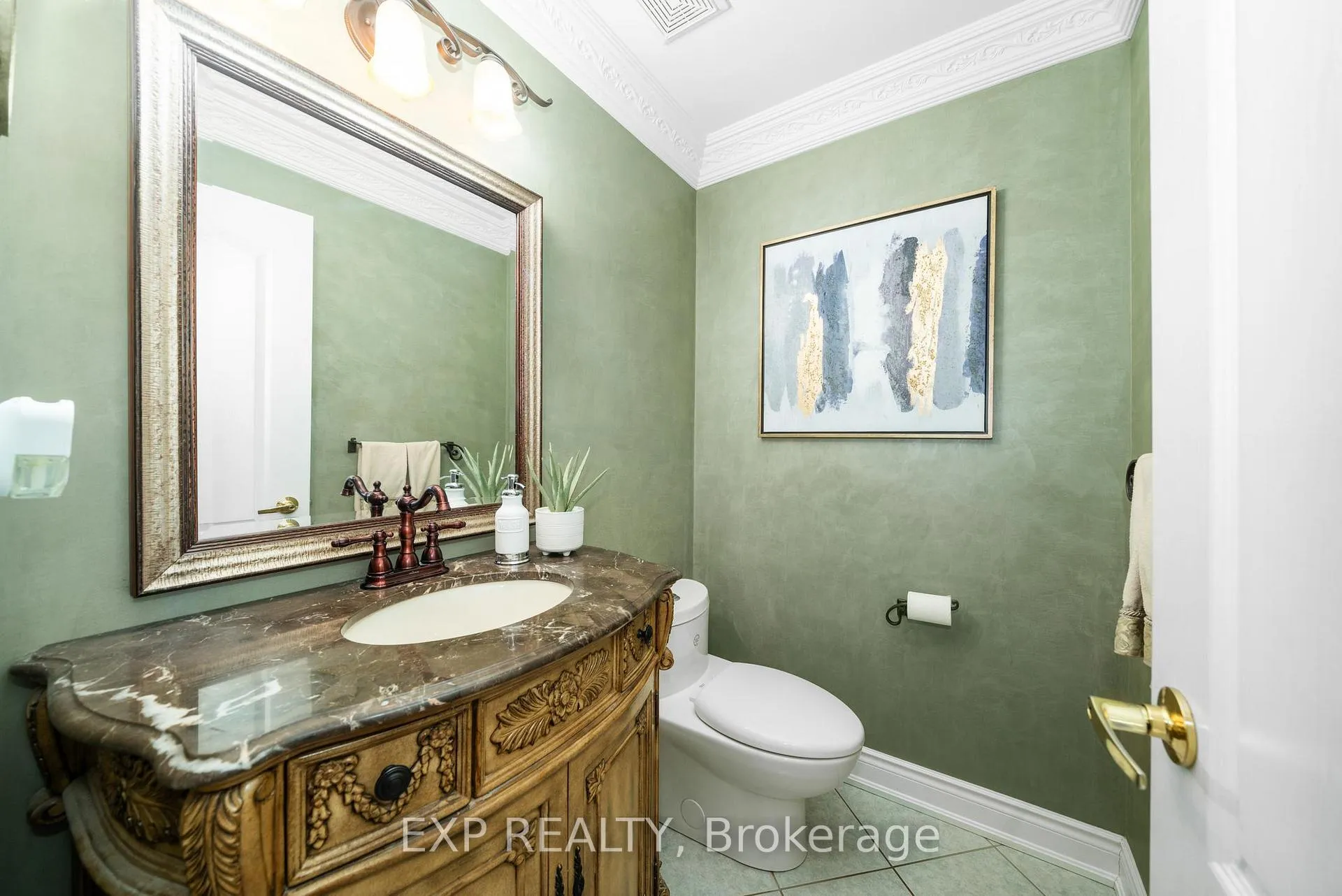 Photo 13 of 86 Village Green Drive, Vaughan, East Woodbridge — HOMEH