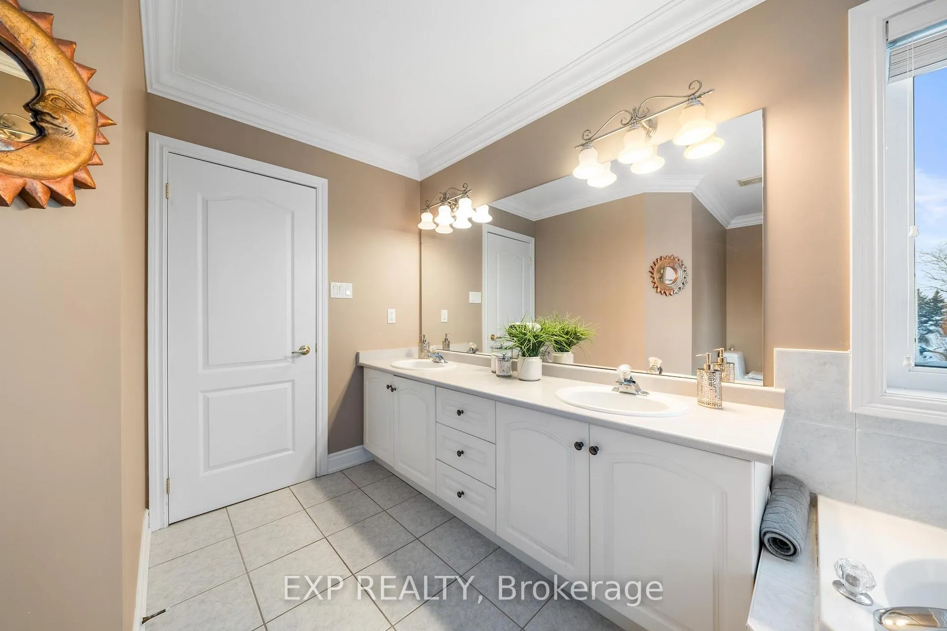 Photo 21 of 86 Village Green Drive, Vaughan, East Woodbridge — HOMEH
