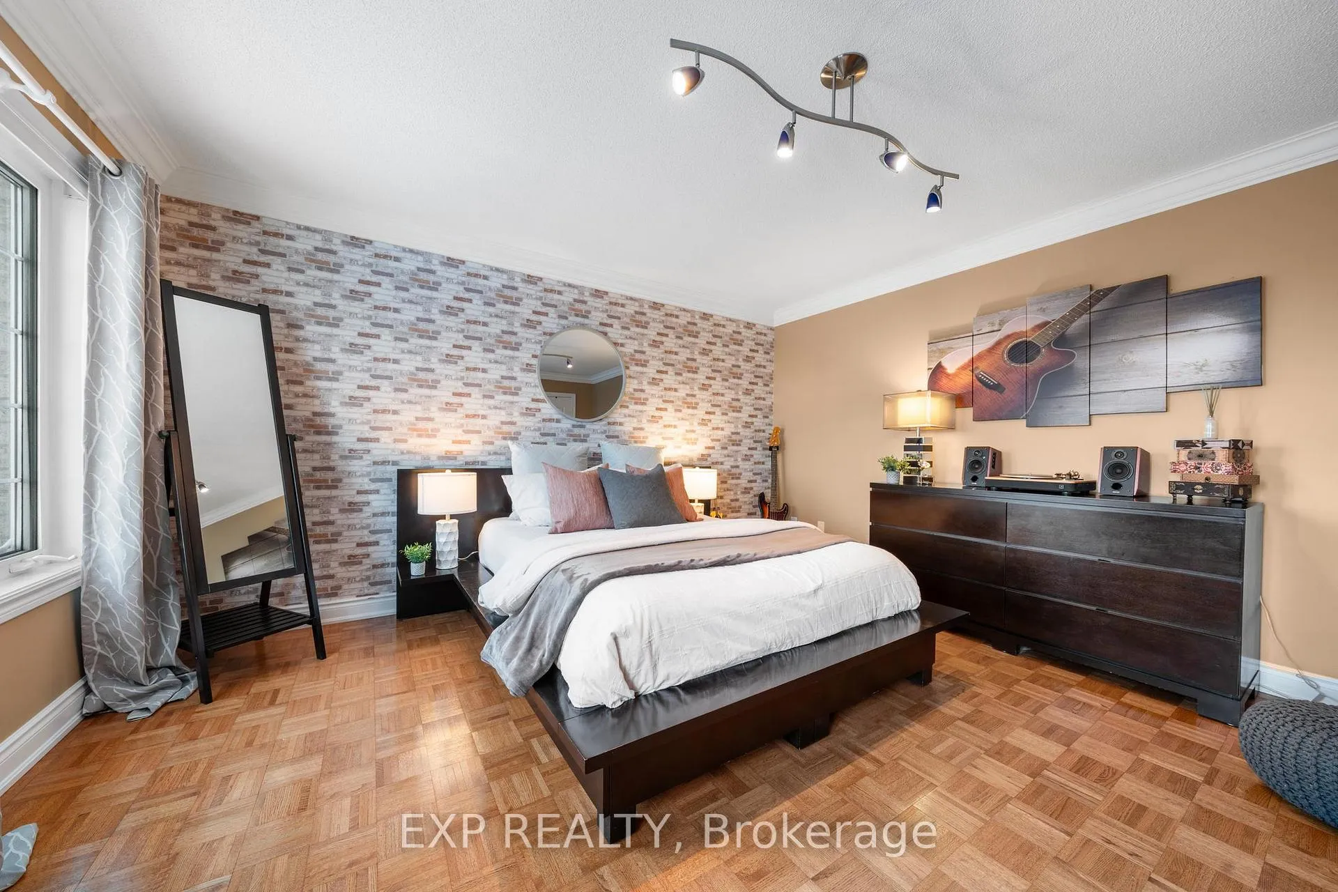 Photo 23 of 86 Village Green Drive, Vaughan, East Woodbridge — HOMEH