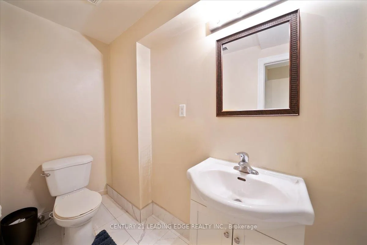 Photo 5 of 15 Coranto Way, Vaughan, Vellore Village — HOMEH