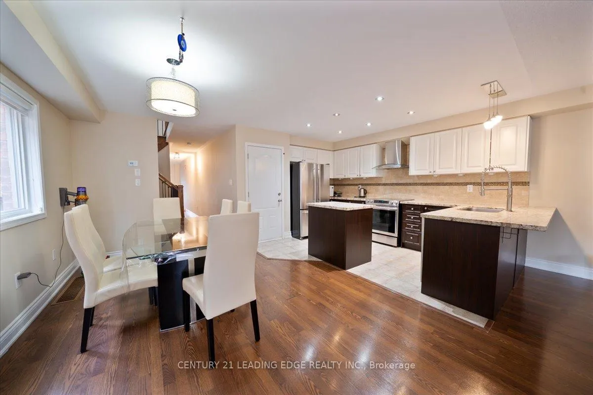 Photo 12 of 15 Coranto Way, Vaughan, Vellore Village — HOMEH