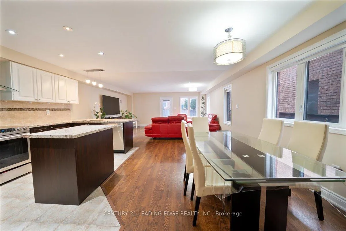 Photo 13 of 15 Coranto Way, Vaughan, Vellore Village — HOMEH