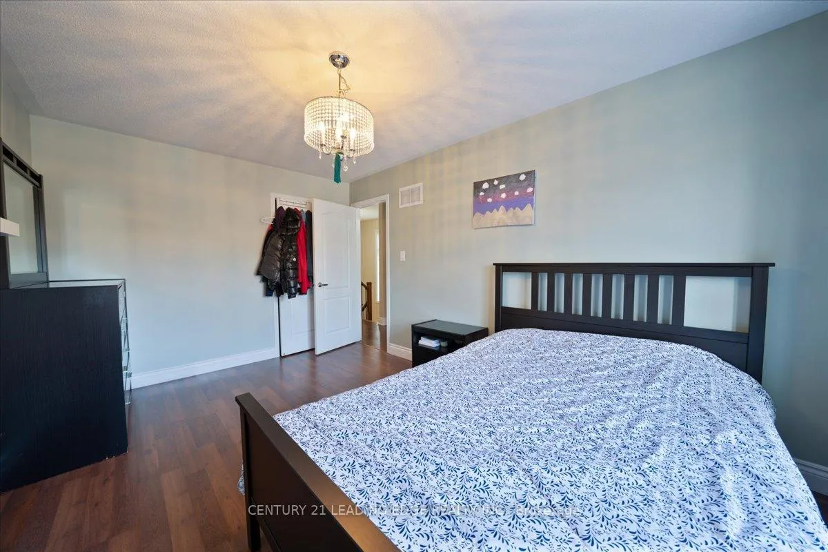 Photo 17 of 15 Coranto Way, Vaughan, Vellore Village — HOMEH