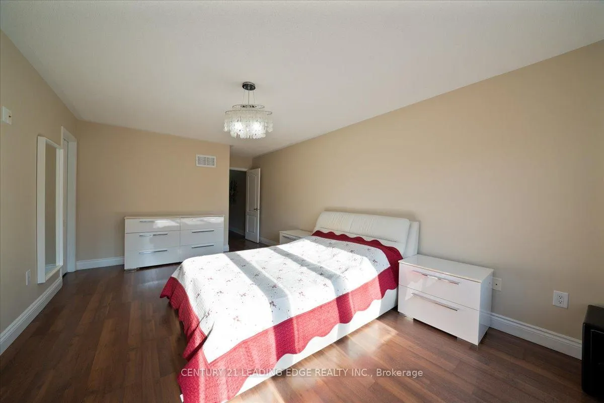 Photo 25 of 15 Coranto Way, Vaughan, Vellore Village — HOMEH