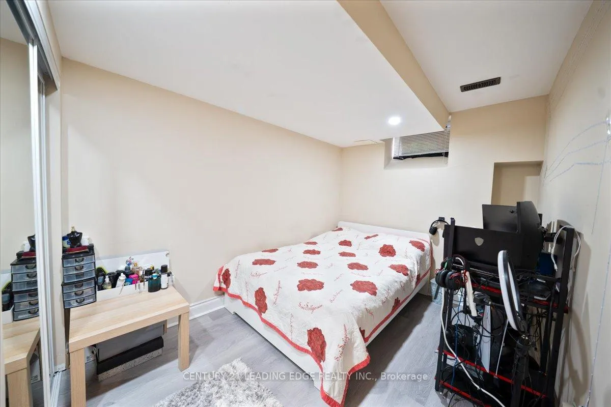 Photo 36 of 15 Coranto Way, Vaughan, Vellore Village — HOMEH