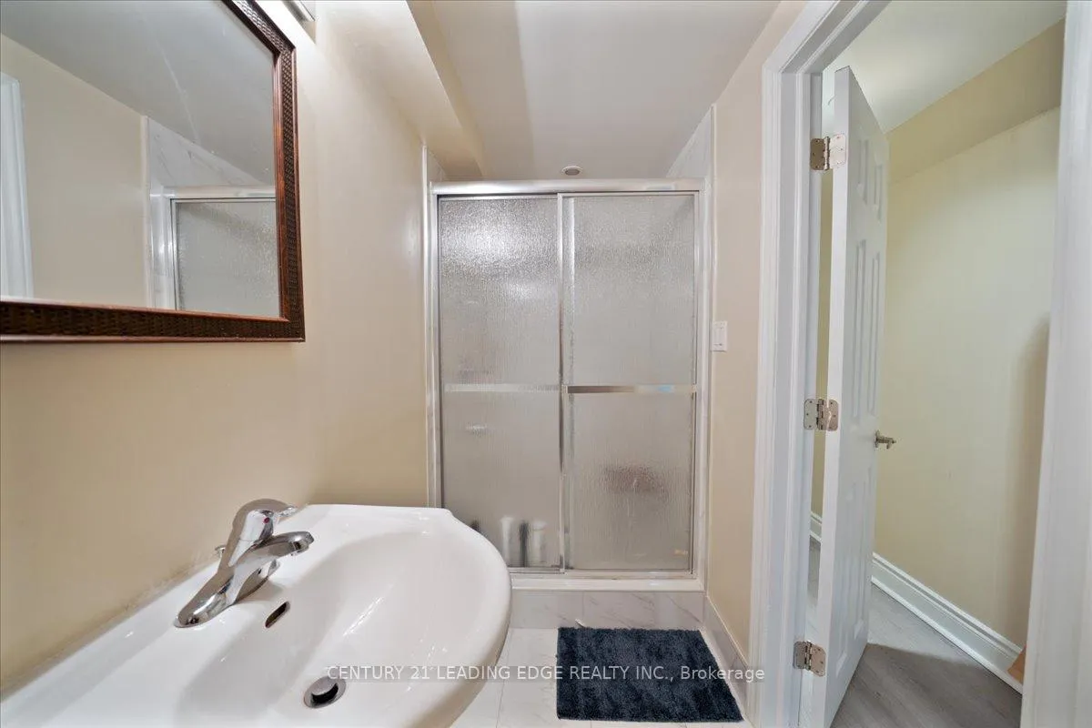 Photo 42 of 15 Coranto Way, Vaughan, Vellore Village — HOMEH