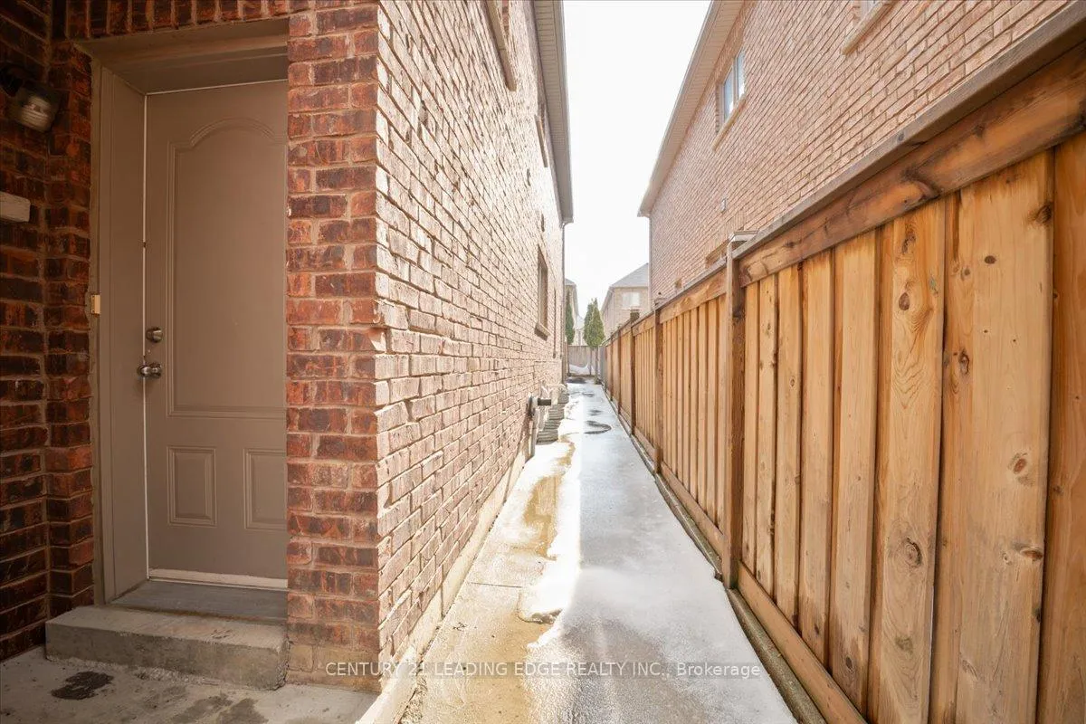 Photo 46 of 15 Coranto Way, Vaughan, Vellore Village — HOMEH