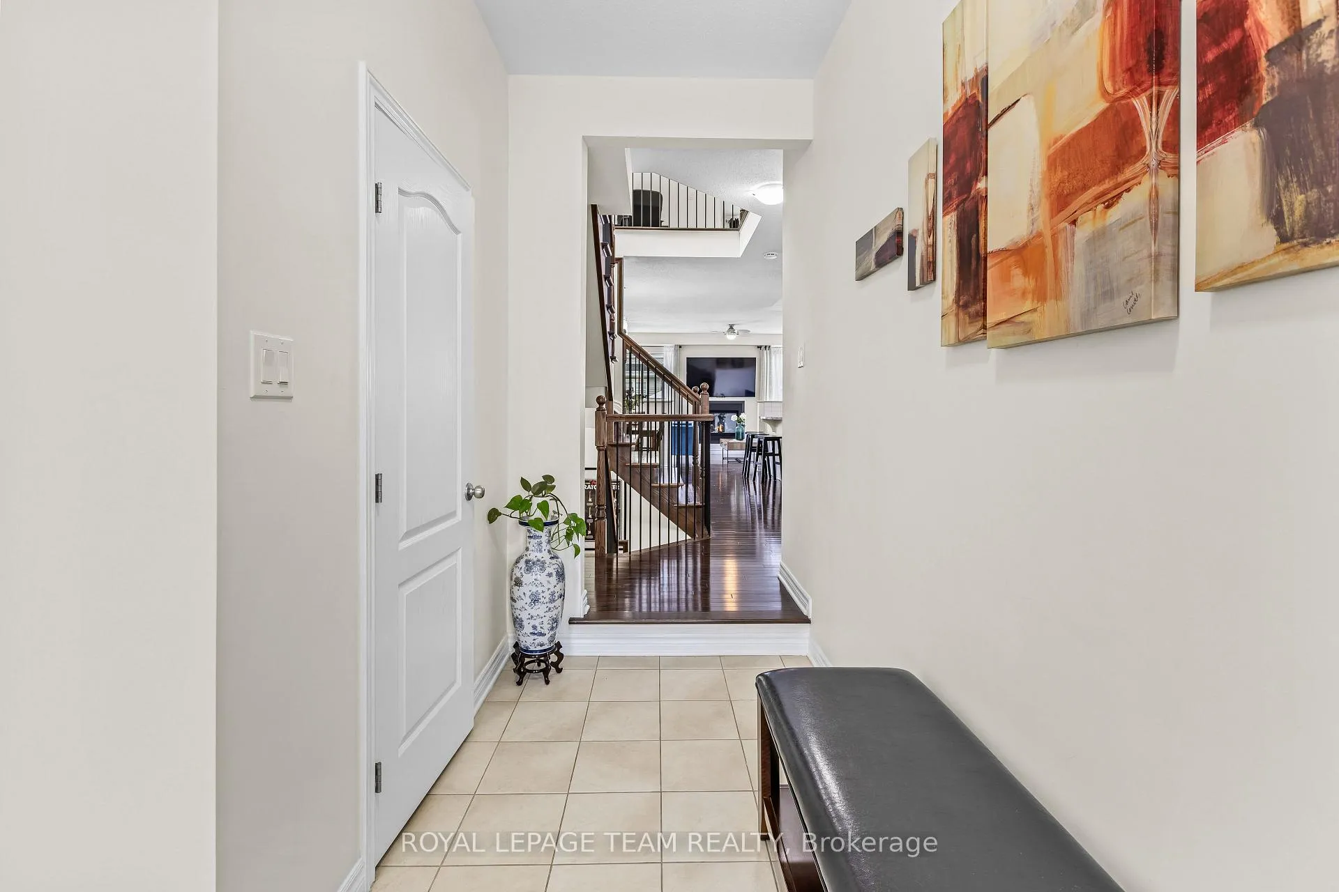 Photo 4 of 926 Bunchberry Way, Ottawa, Blossom Park/Kemp Park/Findlay Creek — HOMEH