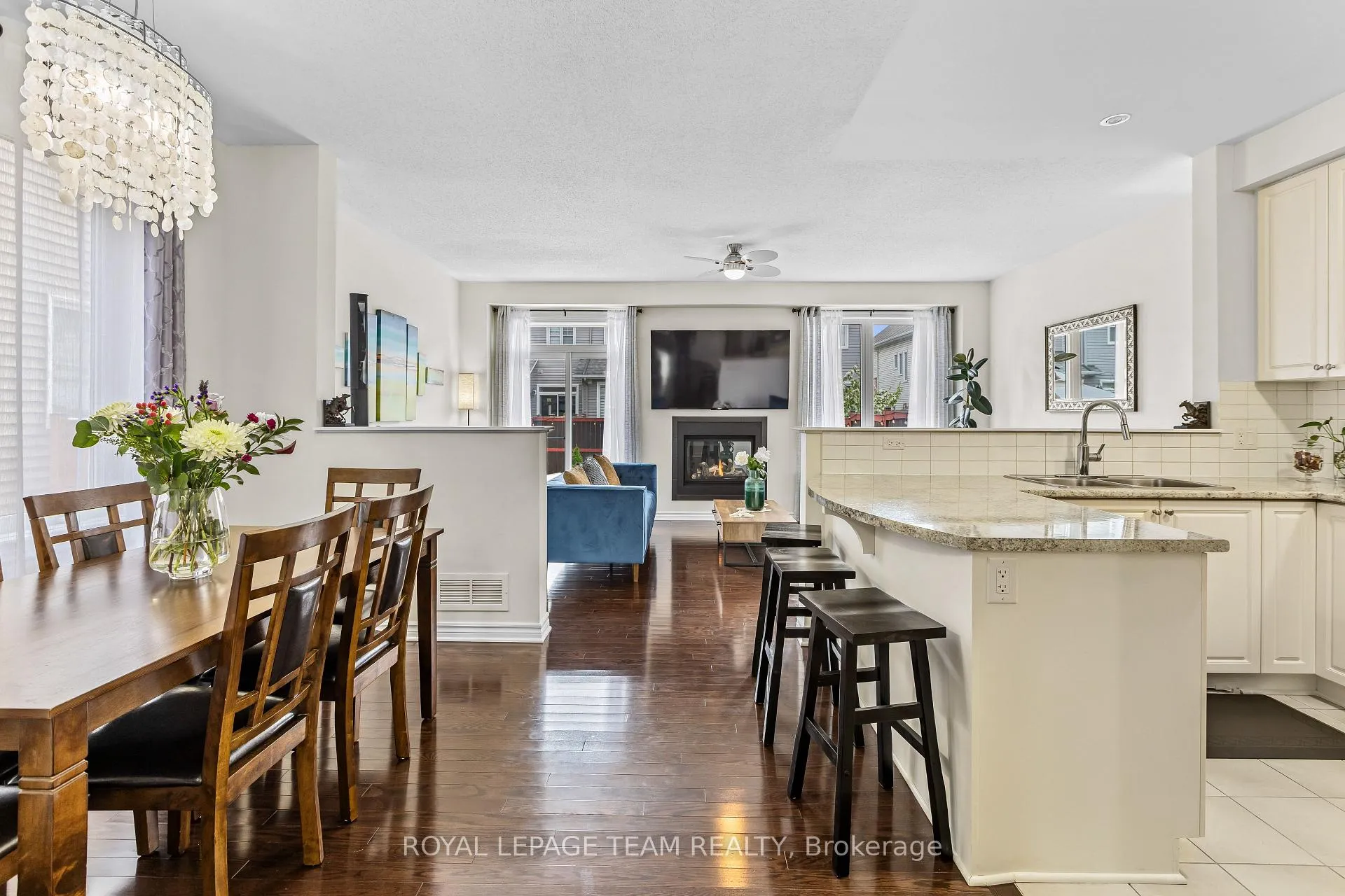 Photo 5 of 926 Bunchberry Way, Ottawa, Blossom Park/Kemp Park/Findlay Creek — HOMEH