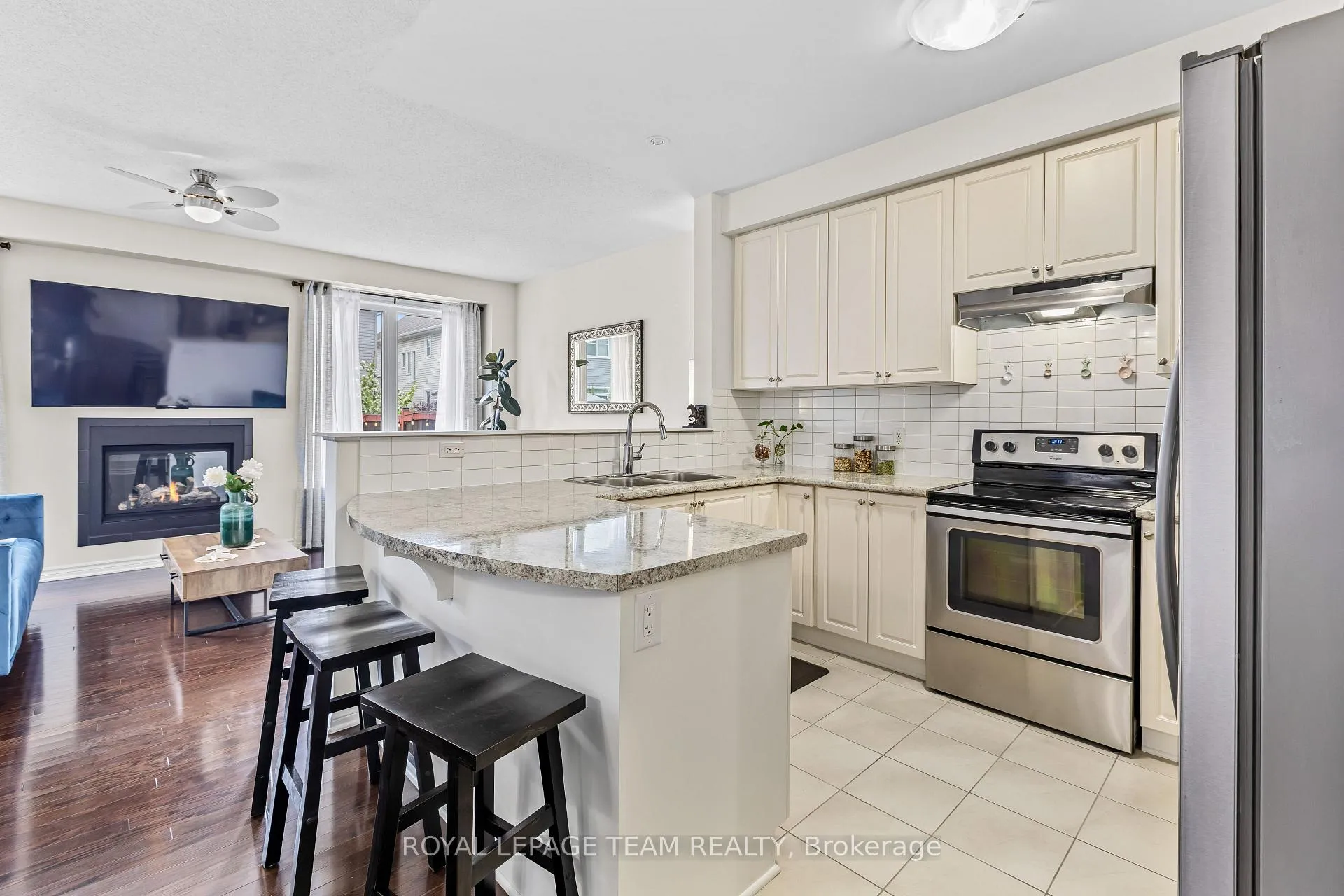 Photo 6 of 926 Bunchberry Way, Ottawa, Blossom Park/Kemp Park/Findlay Creek — HOMEH
