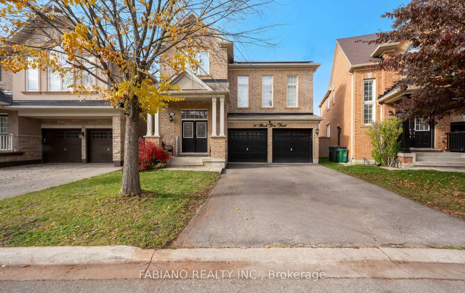 Photo 2 of 18 Birch Tree Trail, Brampton, Bram East — HOMEH