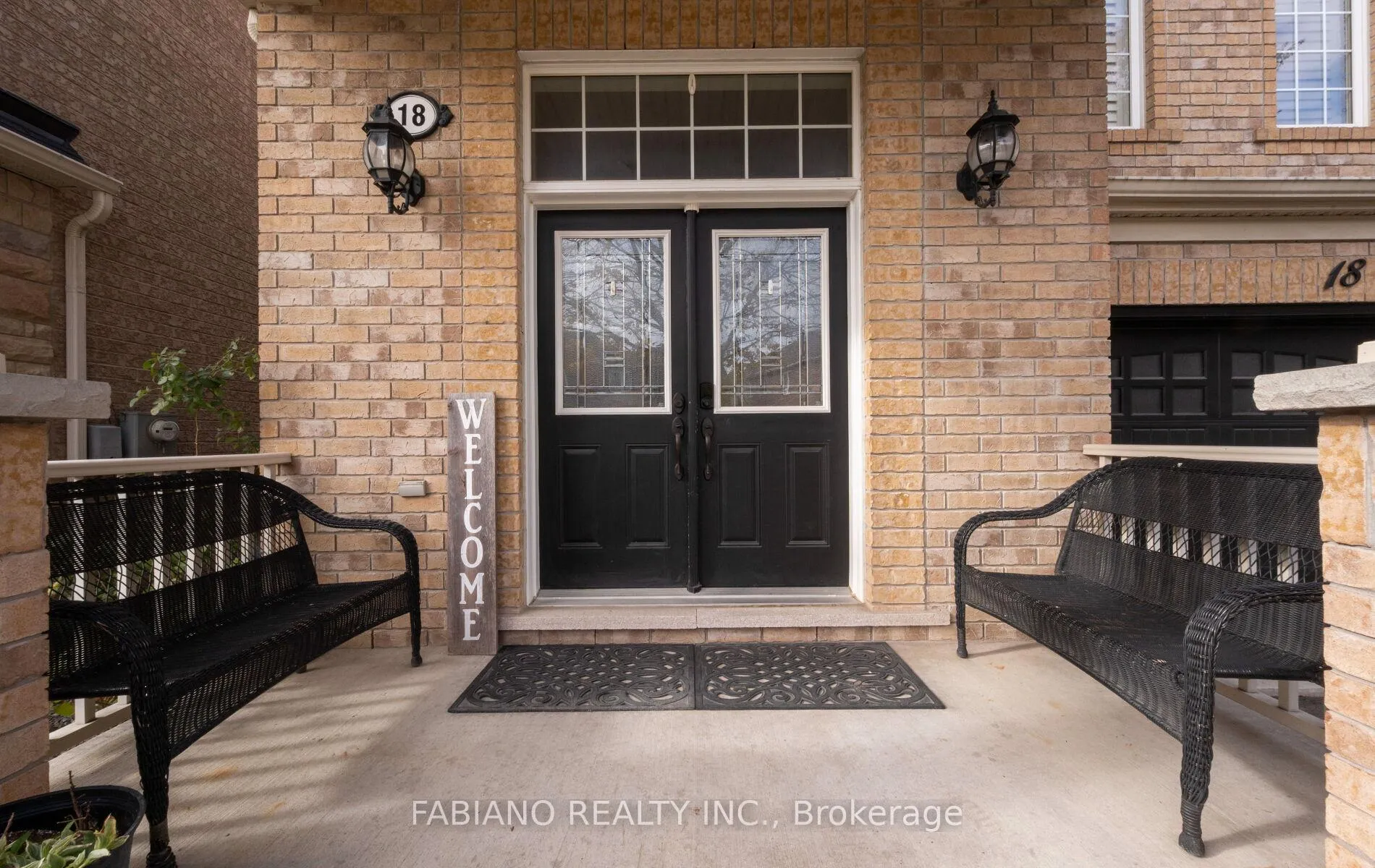 Photo 3 of 18 Birch Tree Trail, Brampton, Bram East — HOMEH