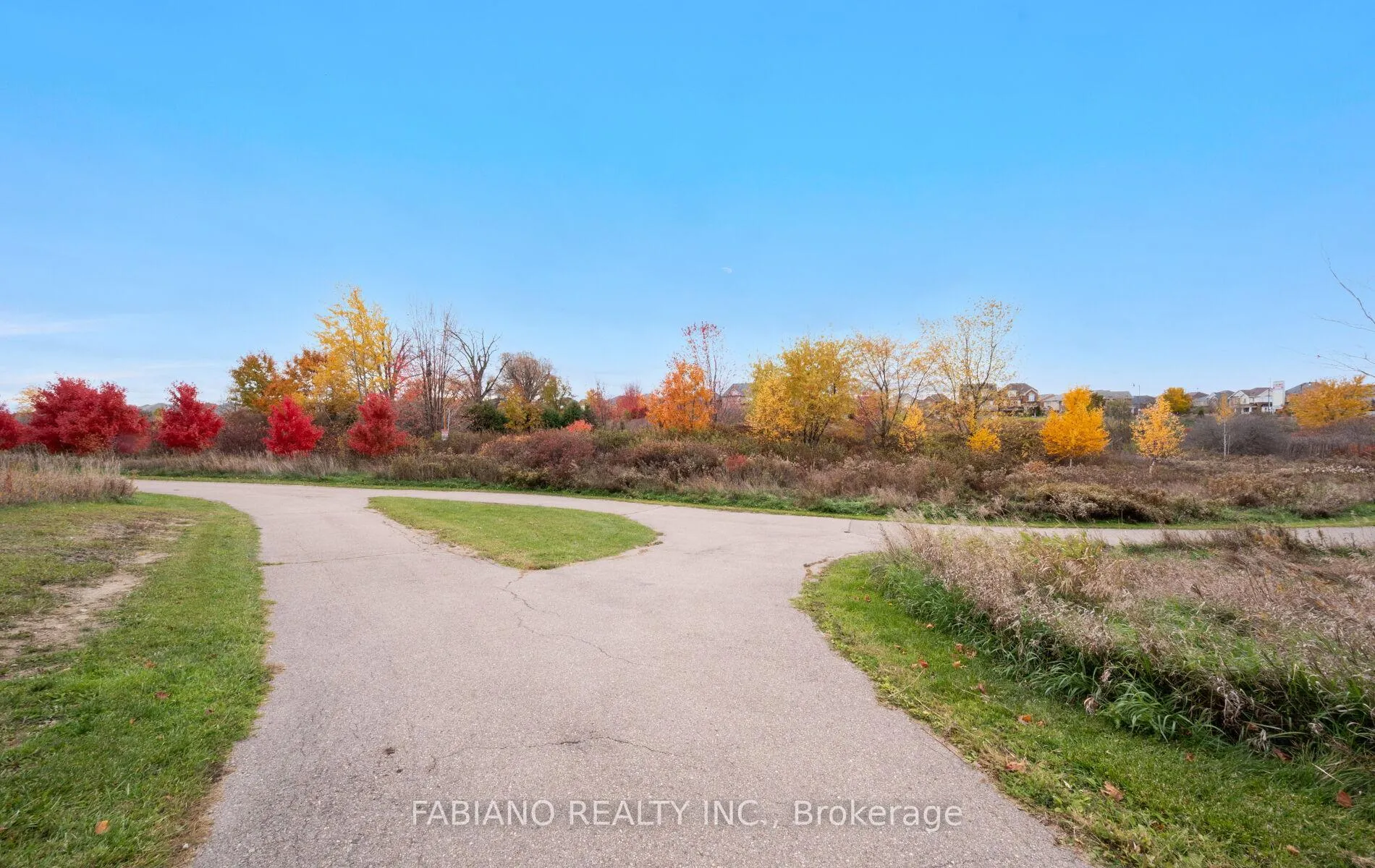 Photo 48 of 18 Birch Tree Trail, Brampton, Bram East — HOMEH