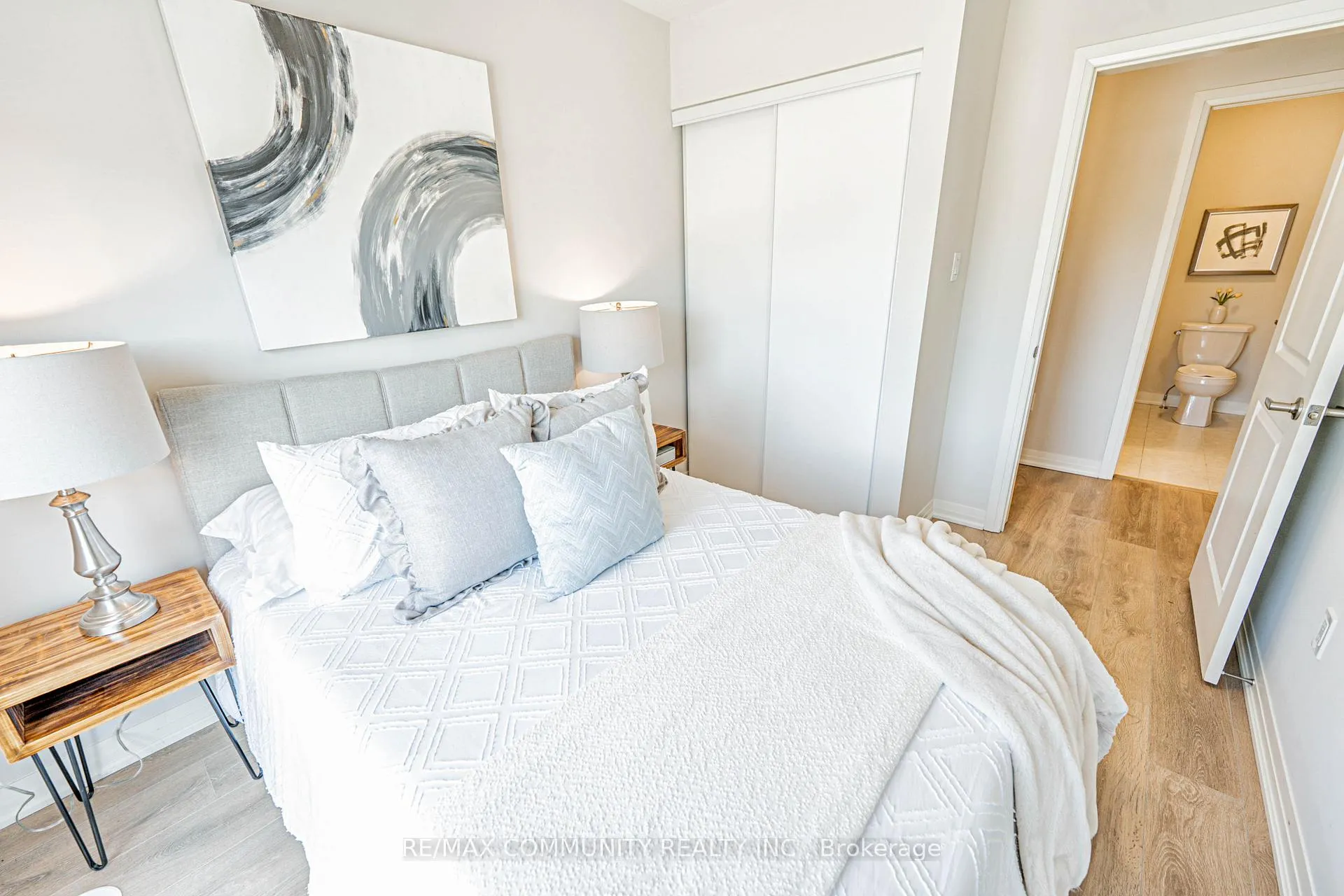 Photo 27 of 8 Esquire Way, Whitby, Taunton North — HOMEH