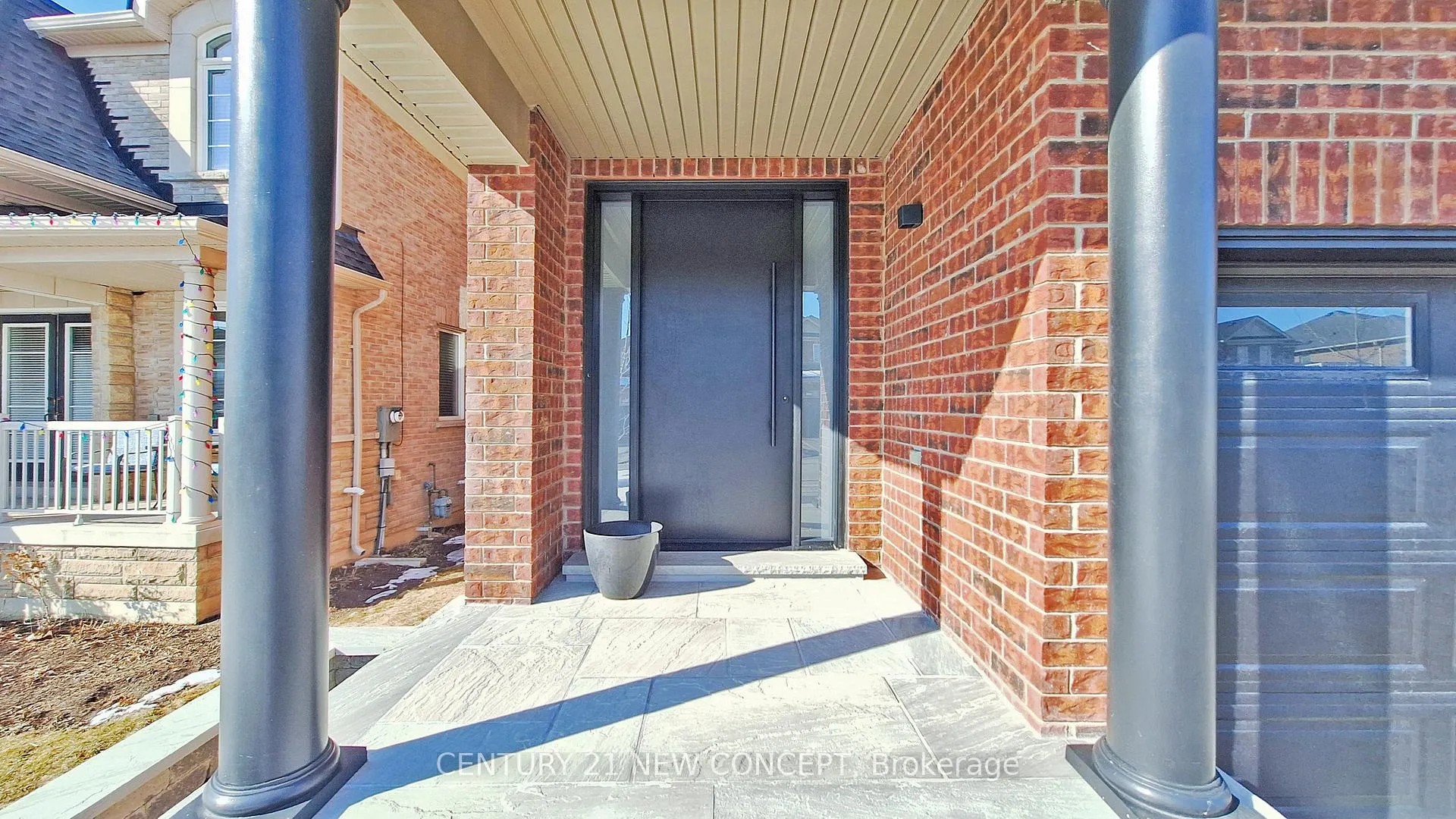 Photo 3 of 24 Reynolds Crescent, Aurora, Bayview Northeast — HOMEH
