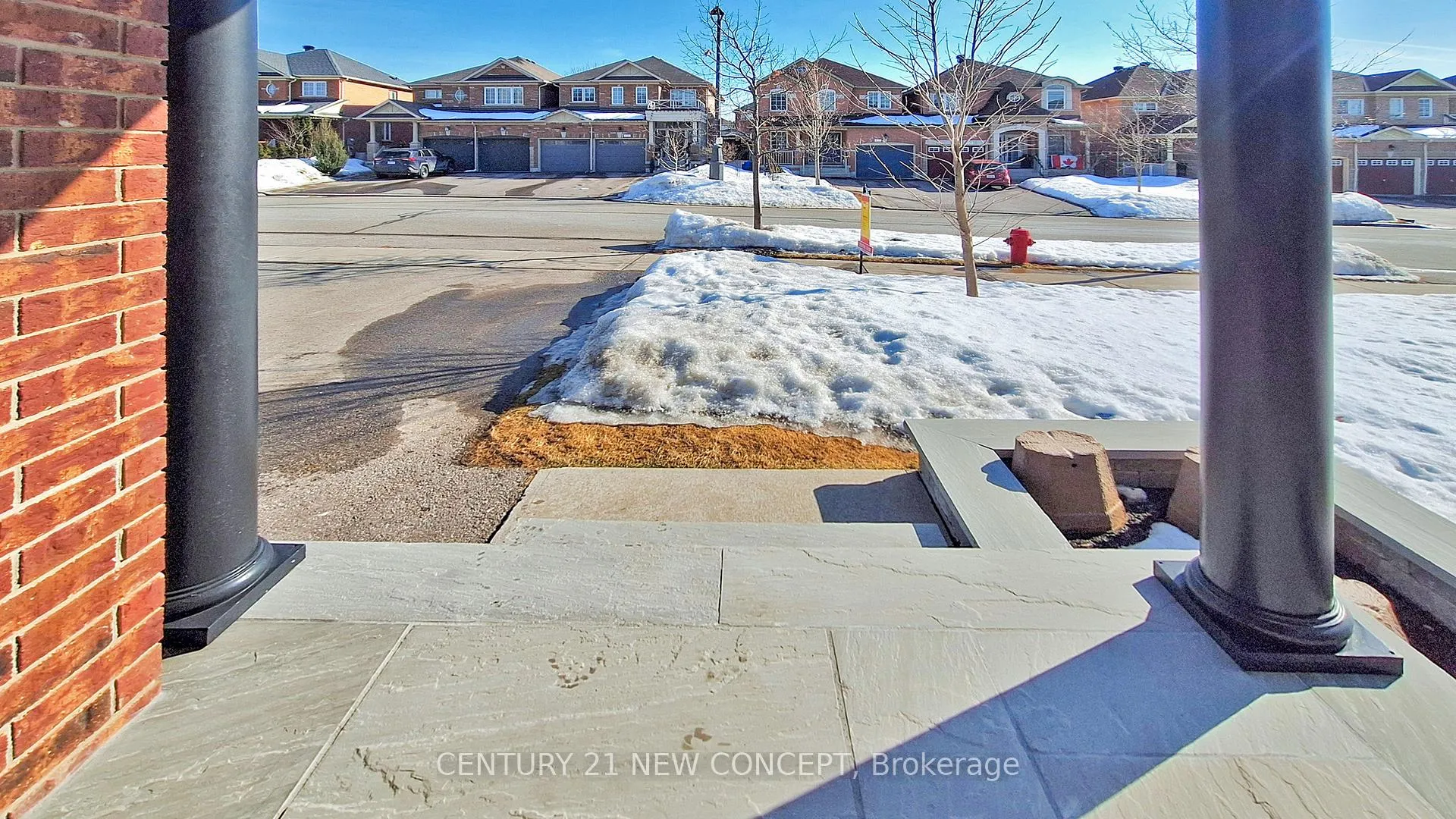 Photo 4 of 24 Reynolds Crescent, Aurora, Bayview Northeast — HOMEH