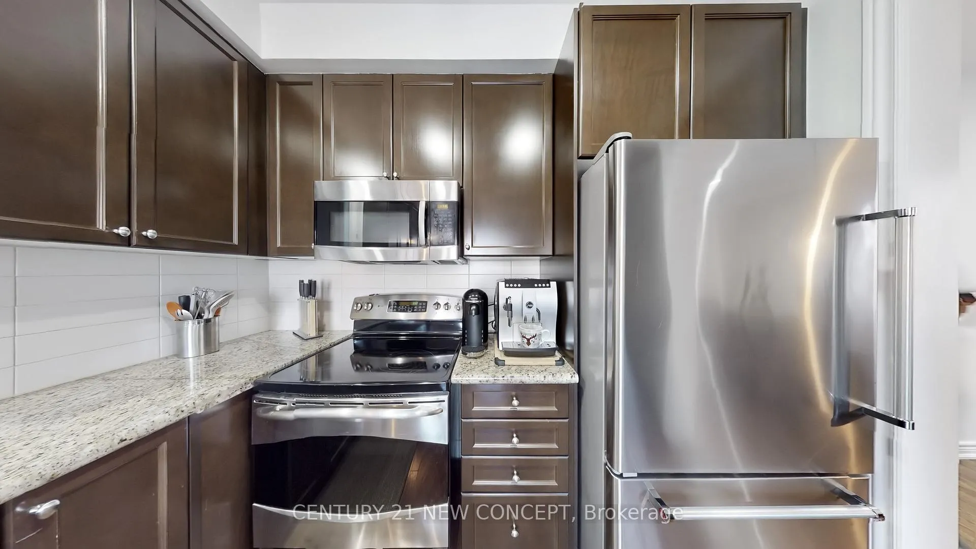 Photo 14 of 24 Reynolds Crescent, Aurora, Bayview Northeast — HOMEH