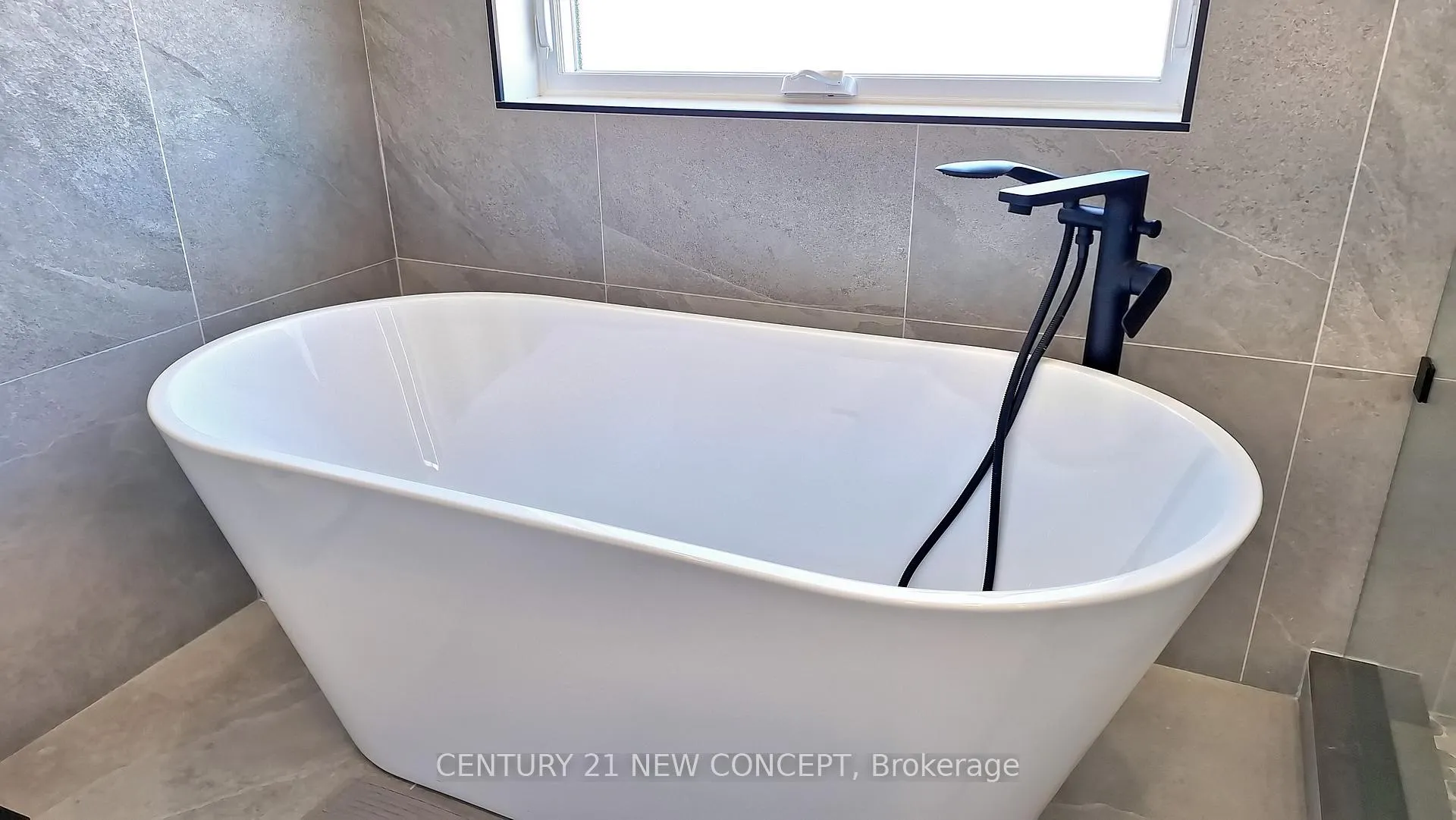 Photo 30 of 24 Reynolds Crescent, Aurora, Bayview Northeast — HOMEH