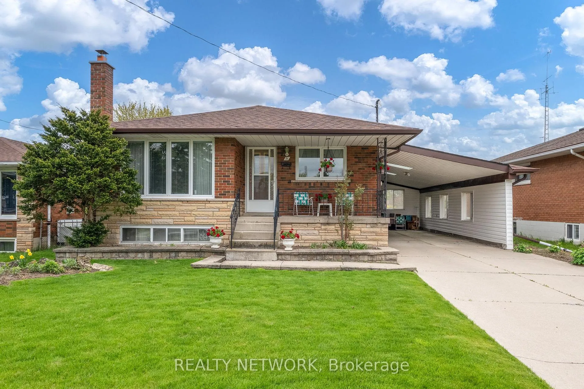Photo 1 of 71 Lilacside Drive, Hamilton, Thorner — HOMEH