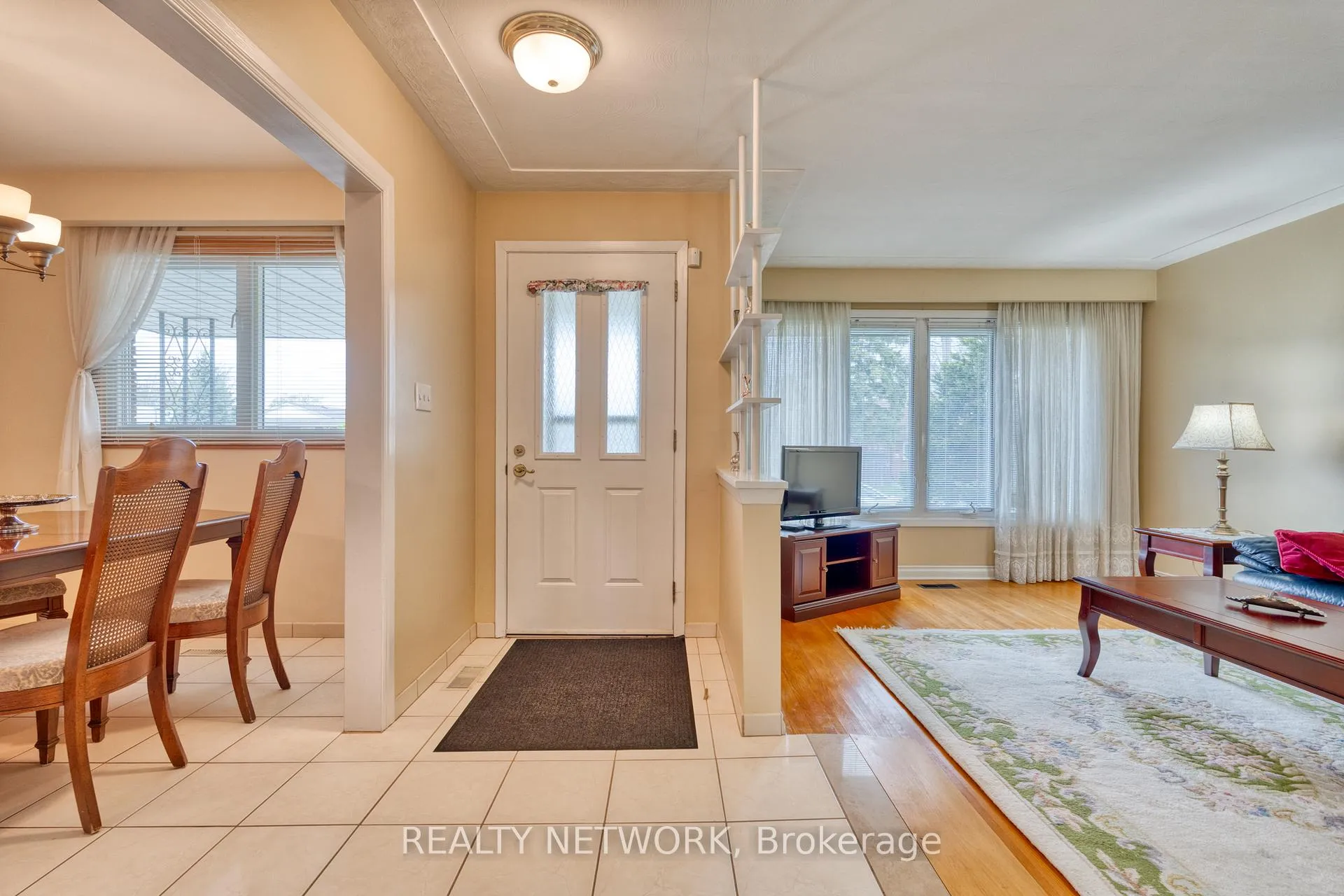 Photo 5 of 71 Lilacside Drive, Hamilton, Thorner — HOMEH