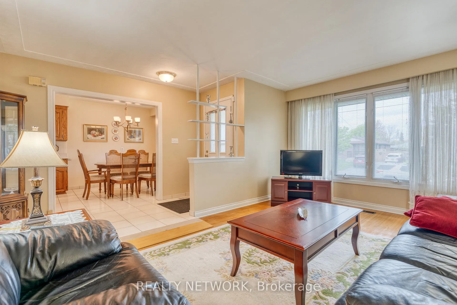 Photo 7 of 71 Lilacside Drive, Hamilton, Thorner — HOMEH