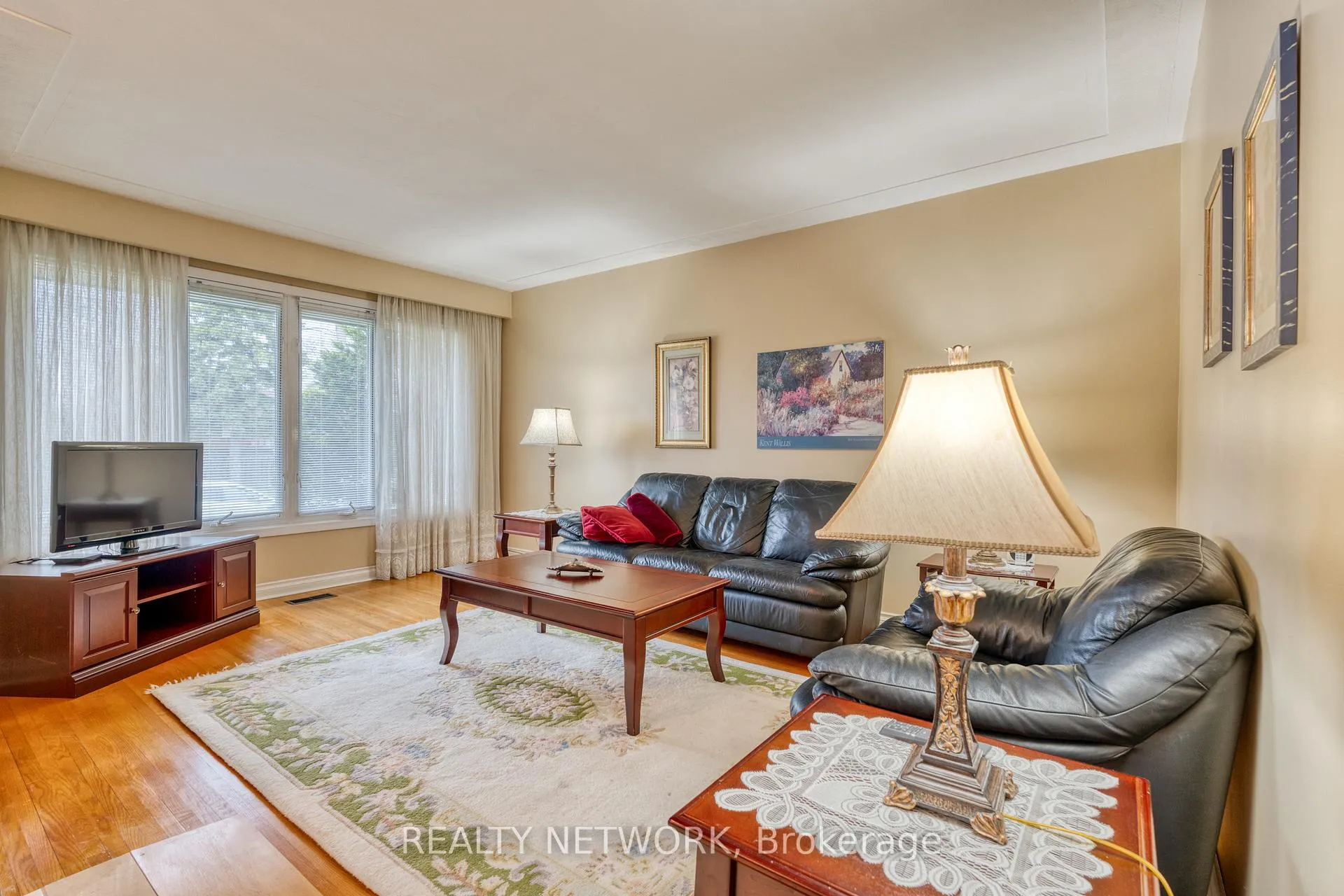 Photo 9 of 71 Lilacside Drive, Hamilton, Thorner — HOMEH