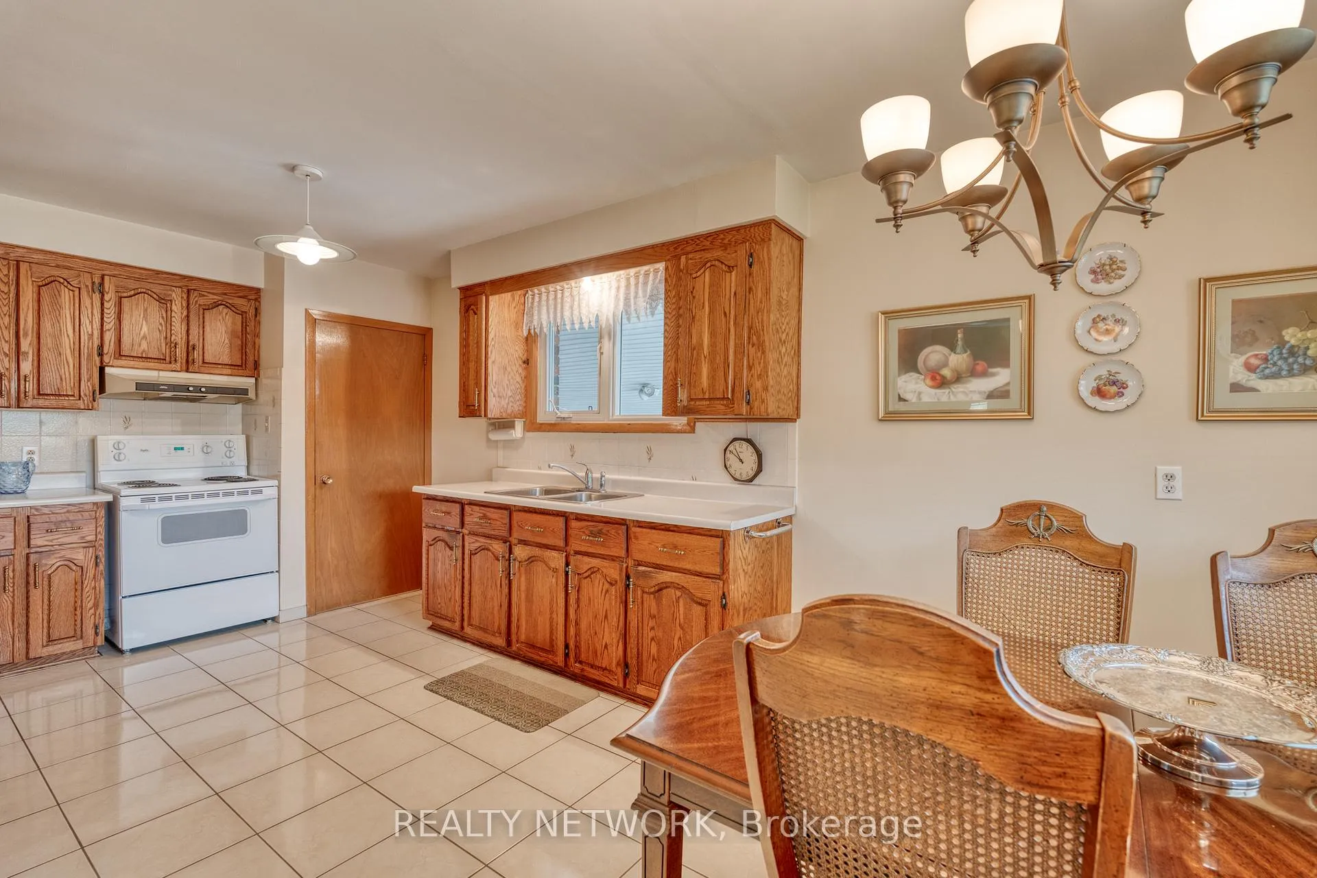 Photo 10 of 71 Lilacside Drive, Hamilton, Thorner — HOMEH