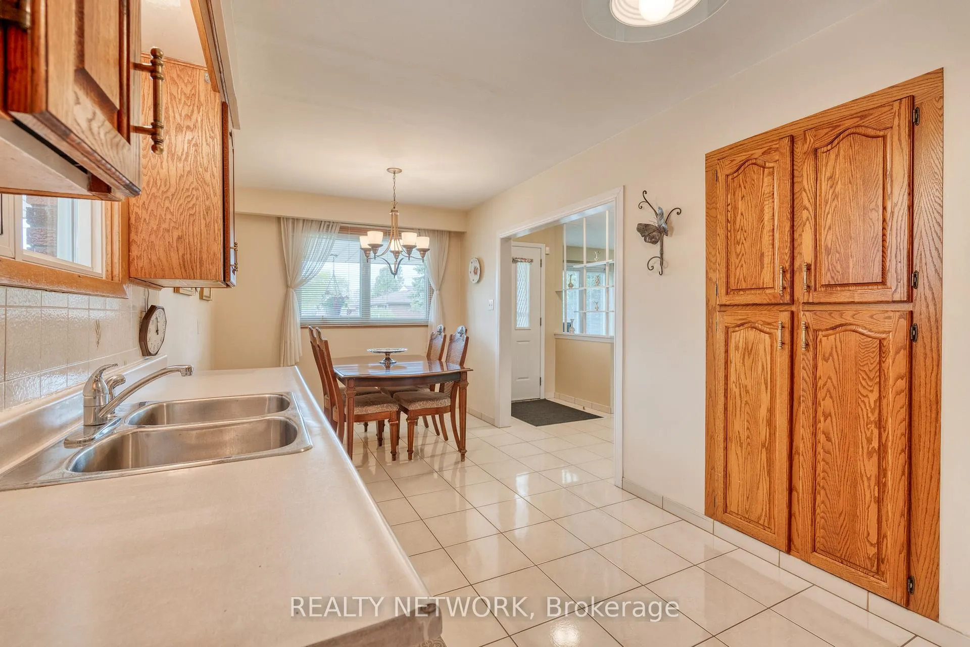 Photo 12 of 71 Lilacside Drive, Hamilton, Thorner — HOMEH