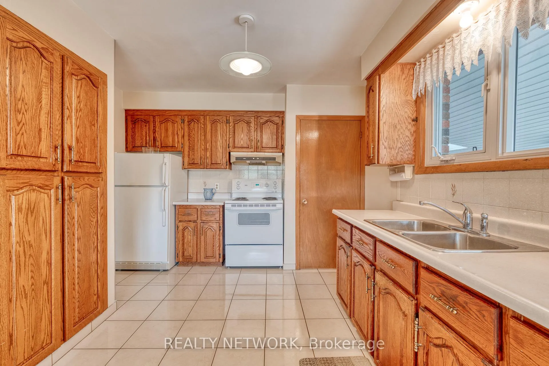 Photo 13 of 71 Lilacside Drive, Hamilton, Thorner — HOMEH