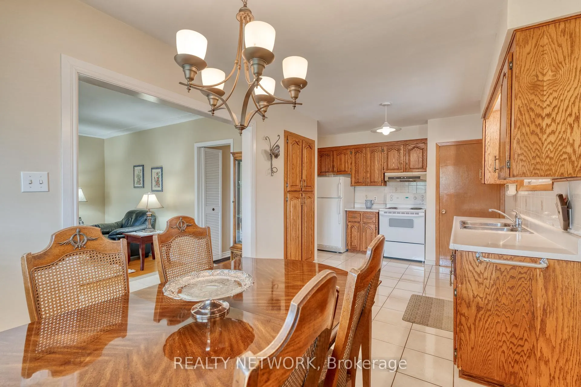 Photo 14 of 71 Lilacside Drive, Hamilton, Thorner — HOMEH