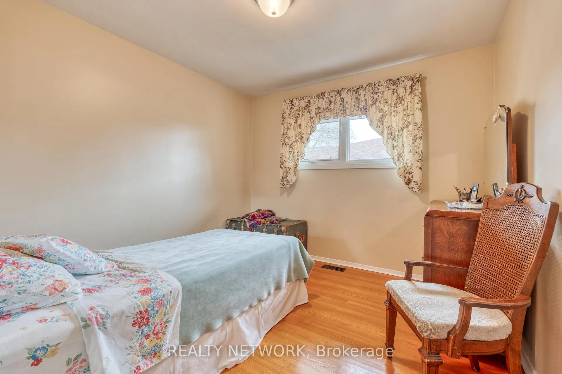 Photo 15 of 71 Lilacside Drive, Hamilton, Thorner — HOMEH
