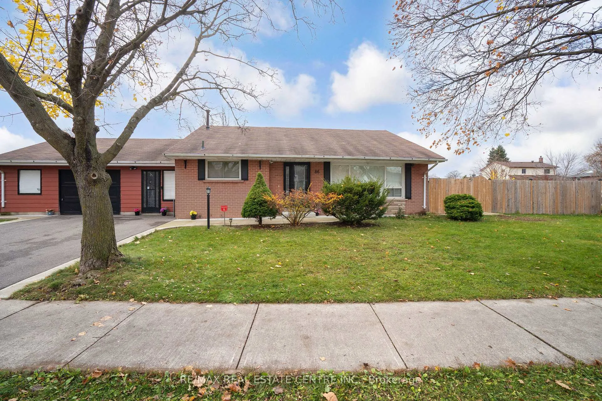 Photo 1 of 86 Windermere Court, Brampton, Northwood Park — HOMEH