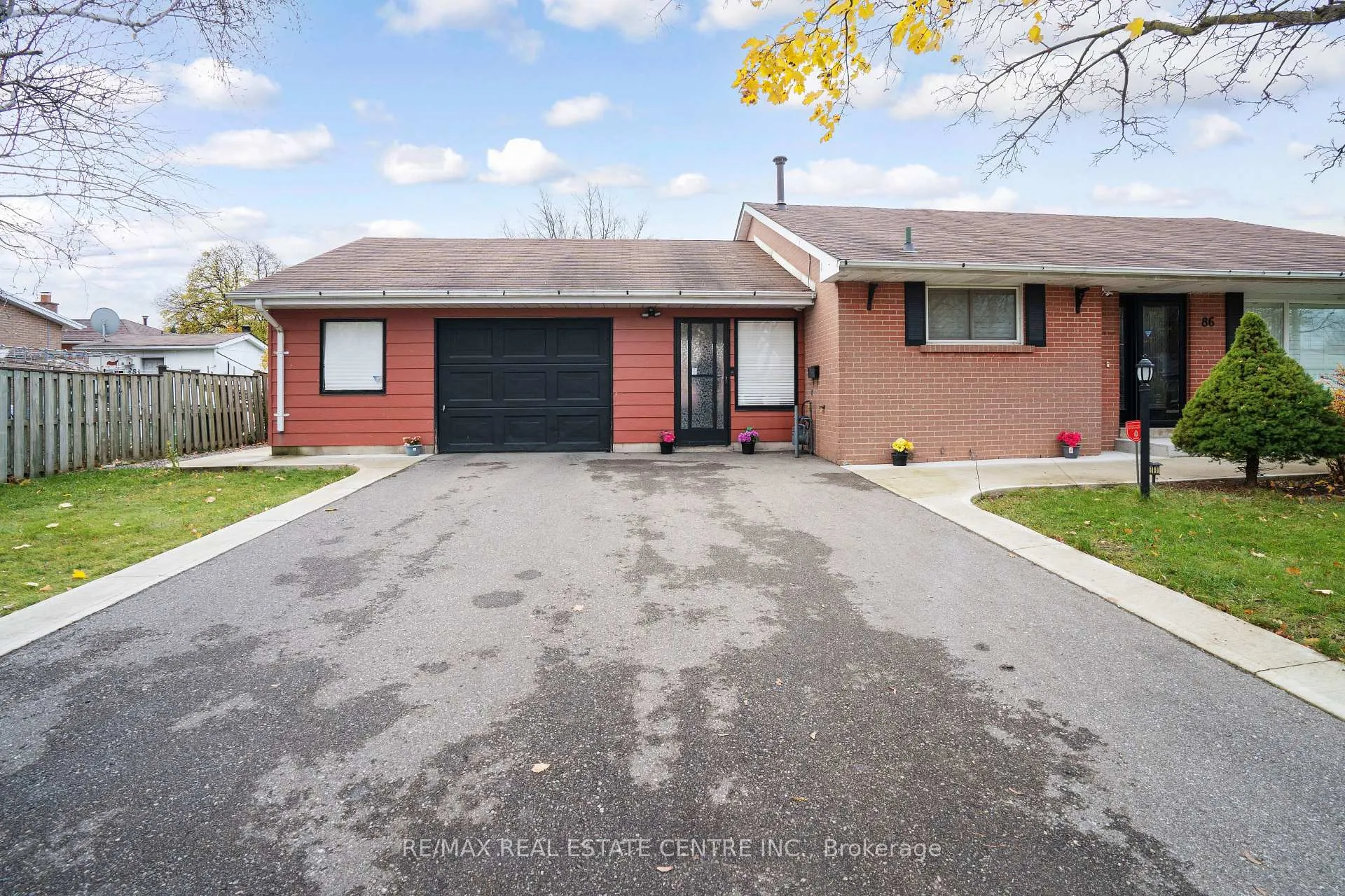 Photo 2 of 86 Windermere Court, Brampton, Northwood Park — HOMEH