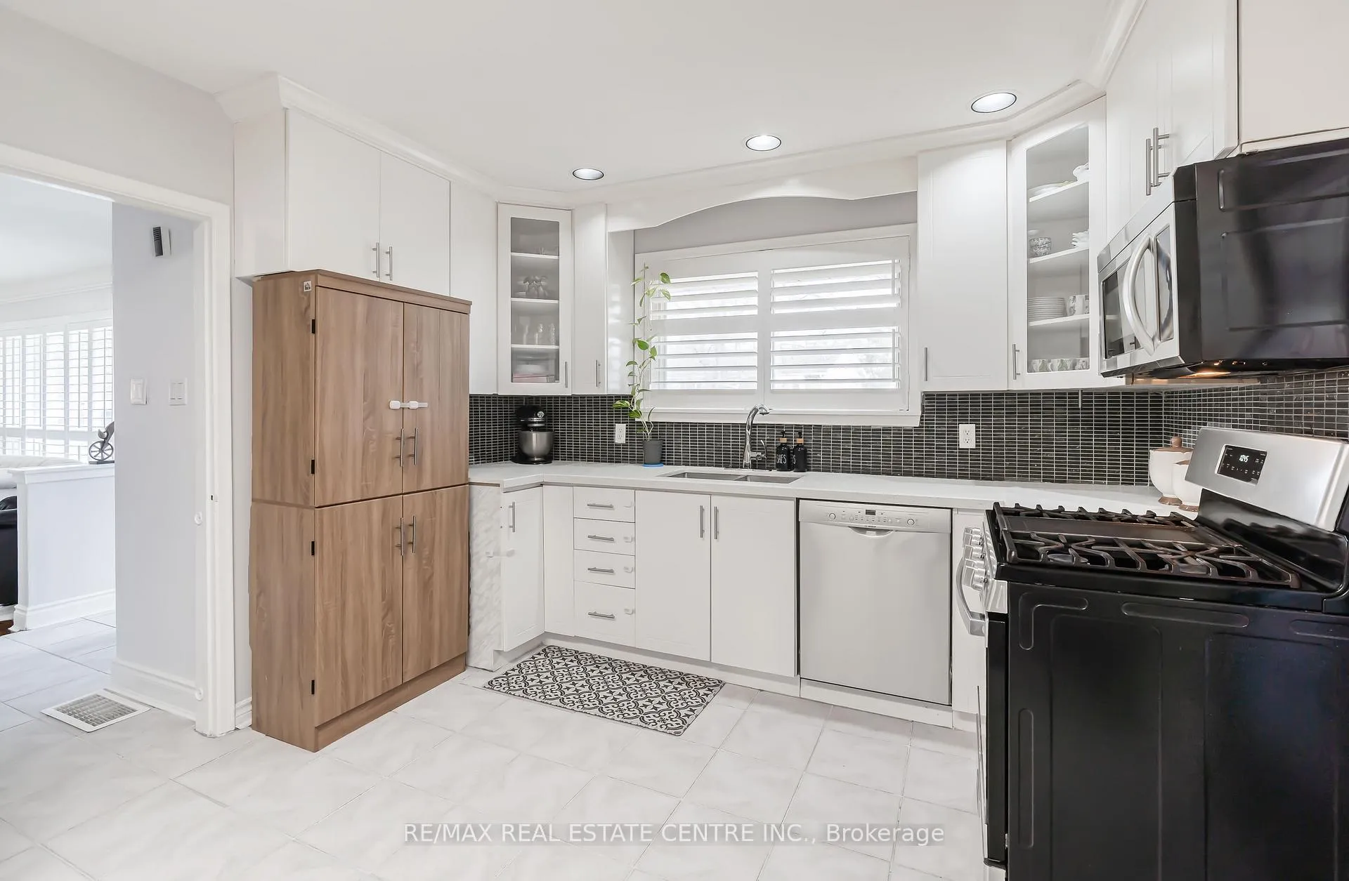 Photo 11 of 86 Windermere Court, Brampton, Northwood Park — HOMEH