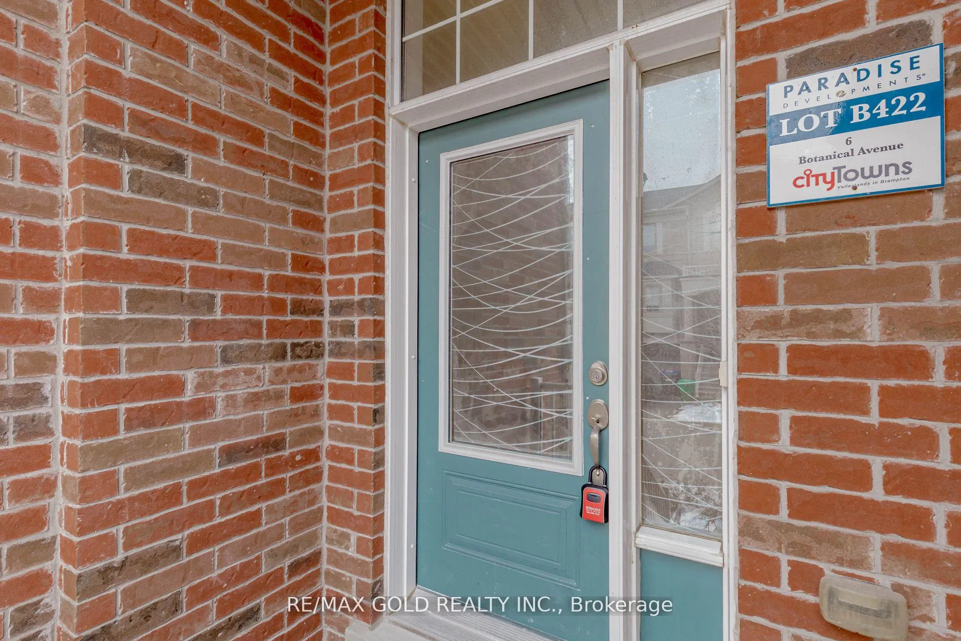 Photo 3 of 6 Botanical Avenue, Brampton, Credit Valley — HOMEH